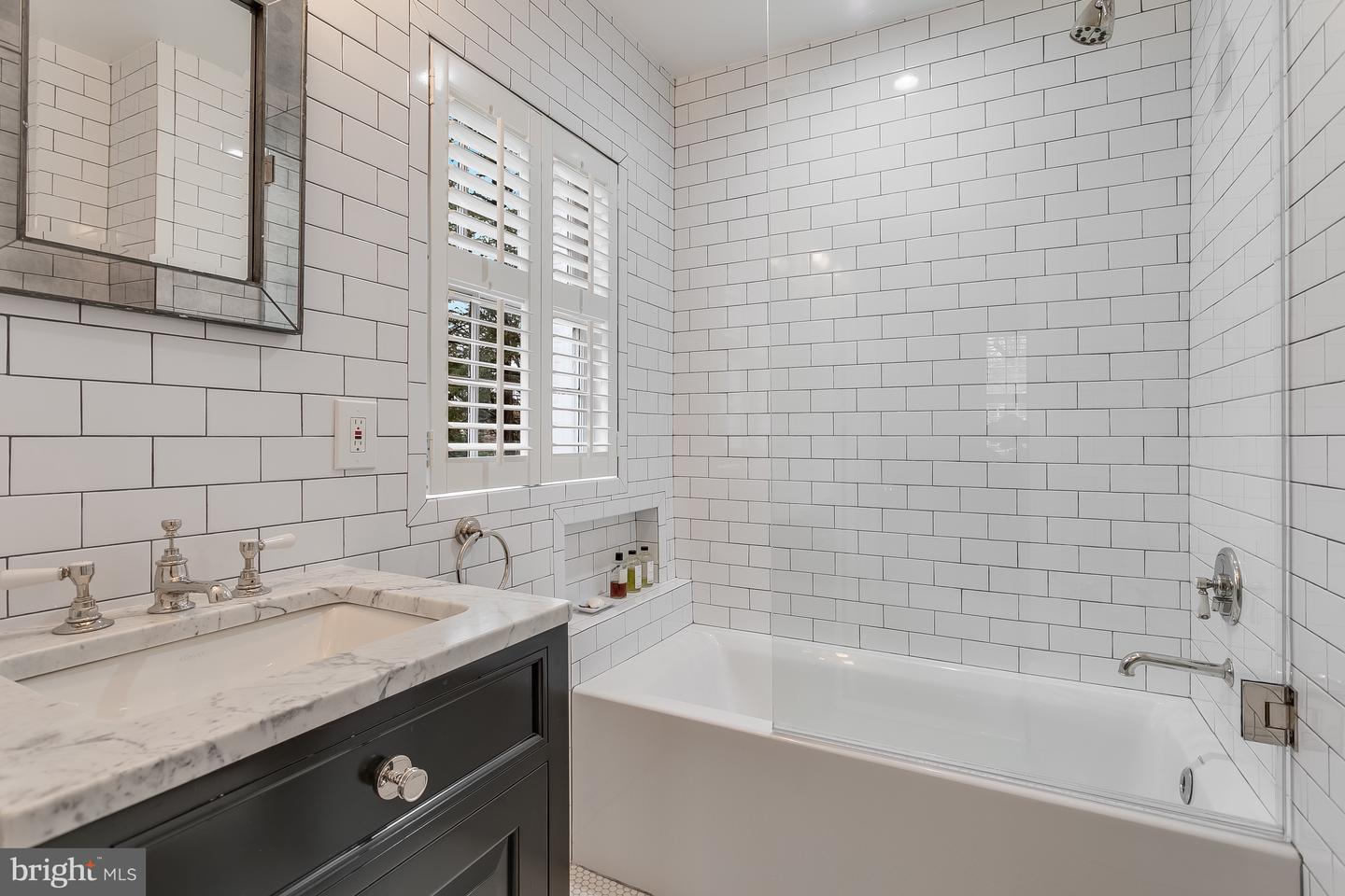 3708 23RD ST N, ARLINGTON, Virginia 22207, 3 Bedrooms Bedrooms, 13 Rooms Rooms,3 BathroomsBathrooms,Residential,For sale,3708 23RD ST N,VAAR2053598 MLS # VAAR2053598