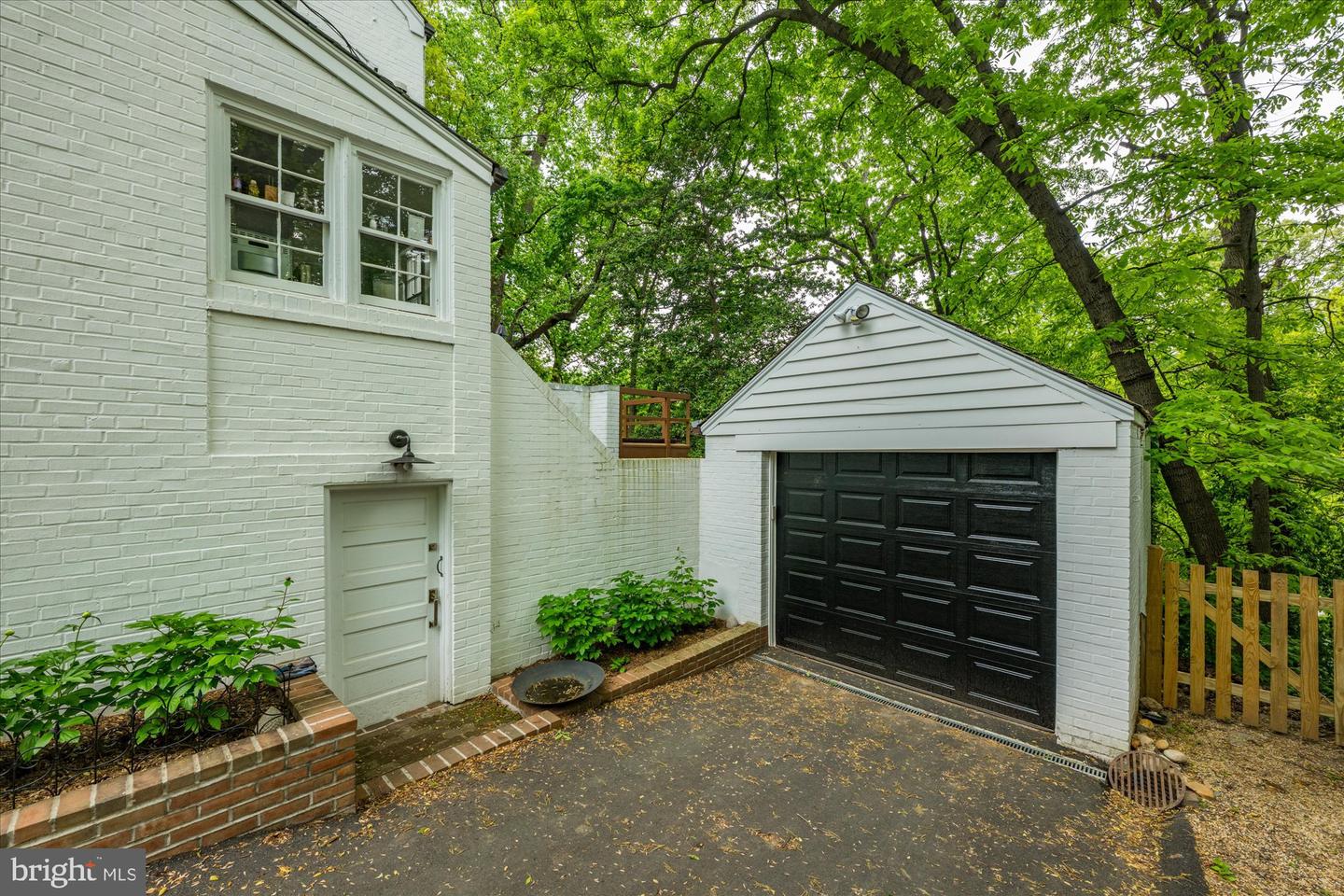 3708 23RD ST N, ARLINGTON, Virginia 22207, 3 Bedrooms Bedrooms, 13 Rooms Rooms,3 BathroomsBathrooms,Residential,For sale,3708 23RD ST N,VAAR2053598 MLS # VAAR2053598