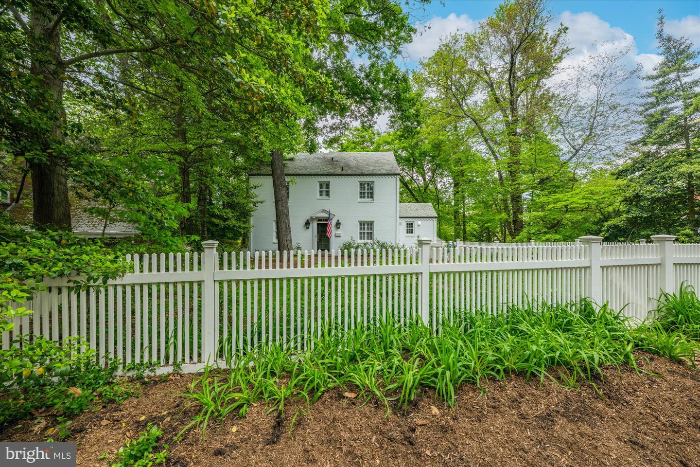 3708 23RD ST N, ARLINGTON, Virginia 22207, 3 Bedrooms Bedrooms, 13 Rooms Rooms,3 BathroomsBathrooms,Residential,For sale,3708 23RD ST N,VAAR2053598 MLS # VAAR2053598