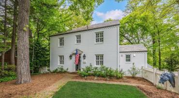 3708 23RD ST N, ARLINGTON, Virginia 22207, 3 Bedrooms Bedrooms, 13 Rooms Rooms,3 BathroomsBathrooms,Residential,For sale,3708 23RD ST N,VAAR2053598 MLS # VAAR2053598
