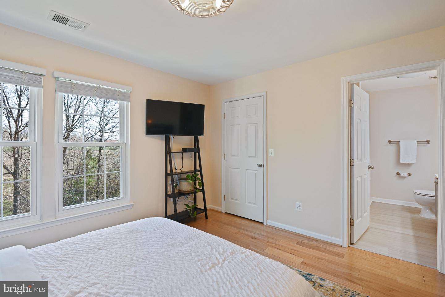 45667 PADDINGTON STATION TER, STERLING, Virginia 20166, 3 Bedrooms Bedrooms, ,3 BathroomsBathrooms,Residential,For sale,45667 PADDINGTON STATION TER,VALO2089576 MLS # VALO2089576