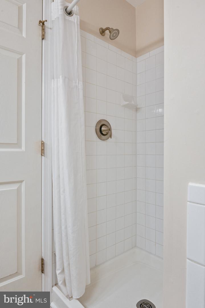 45667 PADDINGTON STATION TER, STERLING, Virginia 20166, 3 Bedrooms Bedrooms, ,3 BathroomsBathrooms,Residential,For sale,45667 PADDINGTON STATION TER,VALO2089576 MLS # VALO2089576