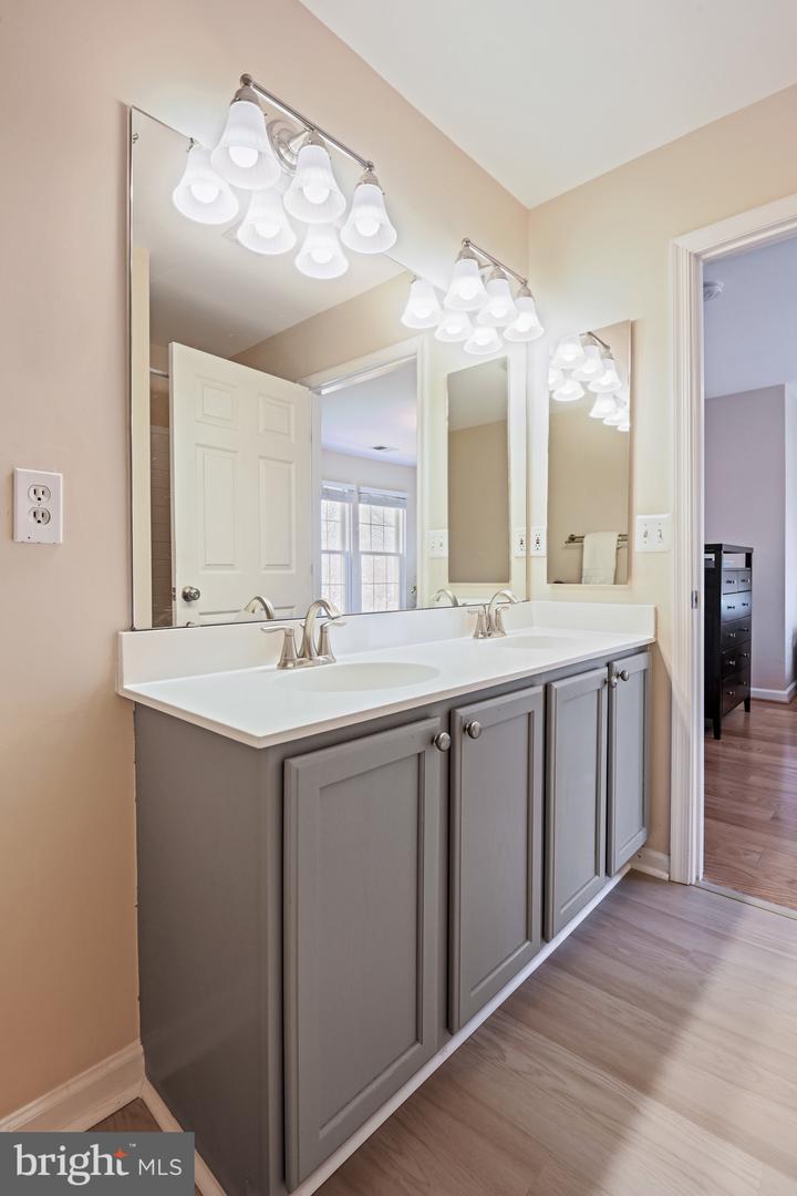 45667 PADDINGTON STATION TER, STERLING, Virginia 20166, 3 Bedrooms Bedrooms, ,3 BathroomsBathrooms,Residential,For sale,45667 PADDINGTON STATION TER,VALO2089576 MLS # VALO2089576
