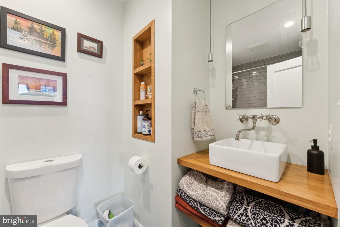 1263 OWEN NE #2, WASHINGTON, District Of Columbia 20001, 3 Bedrooms Bedrooms, ,3 BathroomsBathrooms,Residential,For sale,1263 OWEN NE #2,DCDC2186638 MLS # DCDC2186638