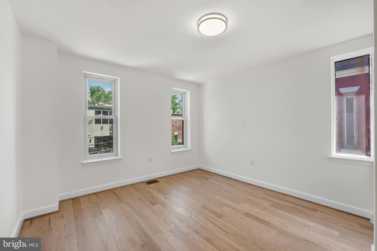 1427 S ST NW, WASHINGTON, District Of Columbia 20009, 4 Bedrooms Bedrooms, ,3 BathroomsBathrooms,Residential,For sale,1427 S ST NW,DCDC2187168 MLS # DCDC2187168
