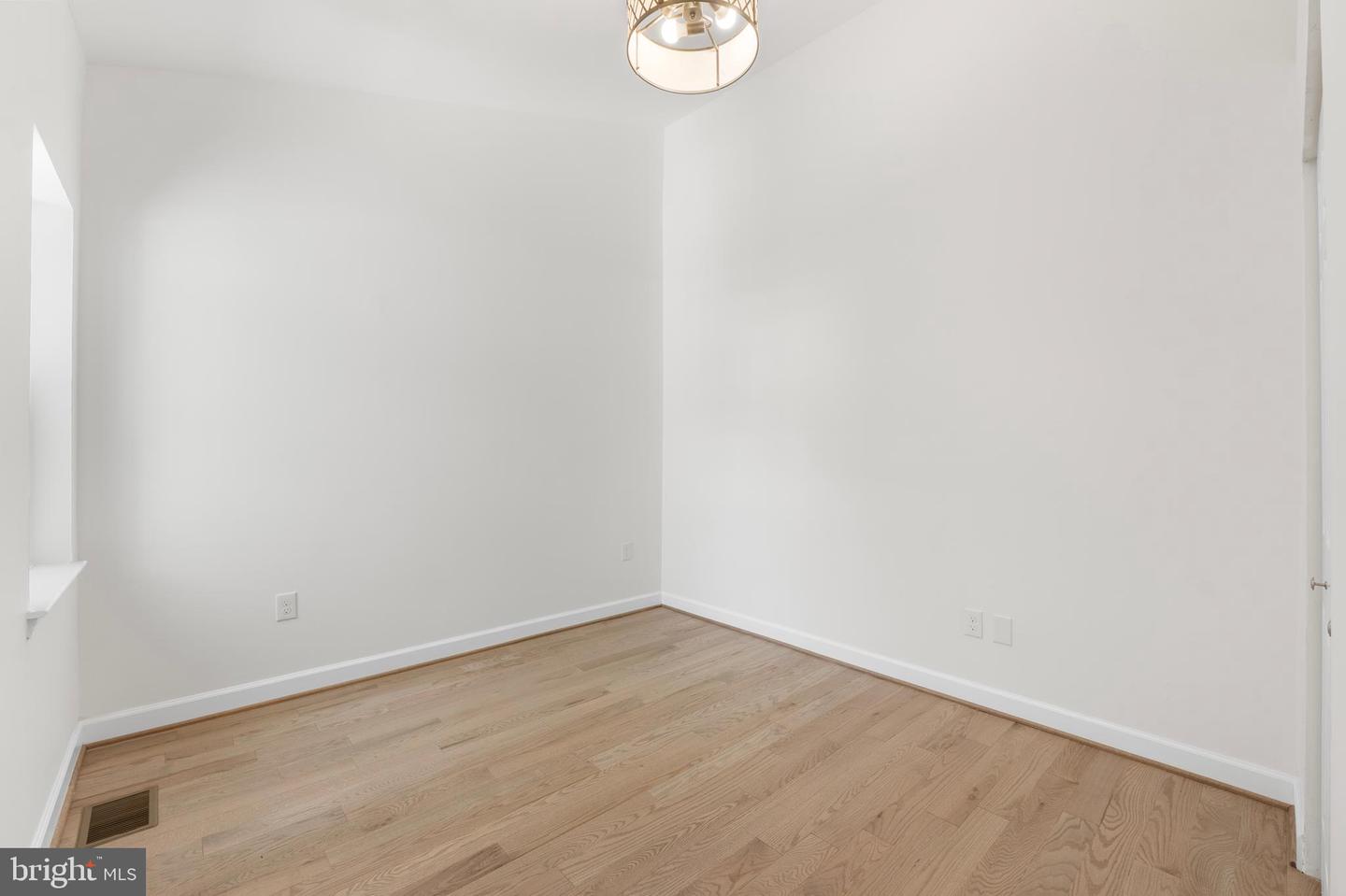 1427 S ST NW, WASHINGTON, District Of Columbia 20009, 4 Bedrooms Bedrooms, ,3 BathroomsBathrooms,Residential,For sale,1427 S ST NW,DCDC2187168 MLS # DCDC2187168