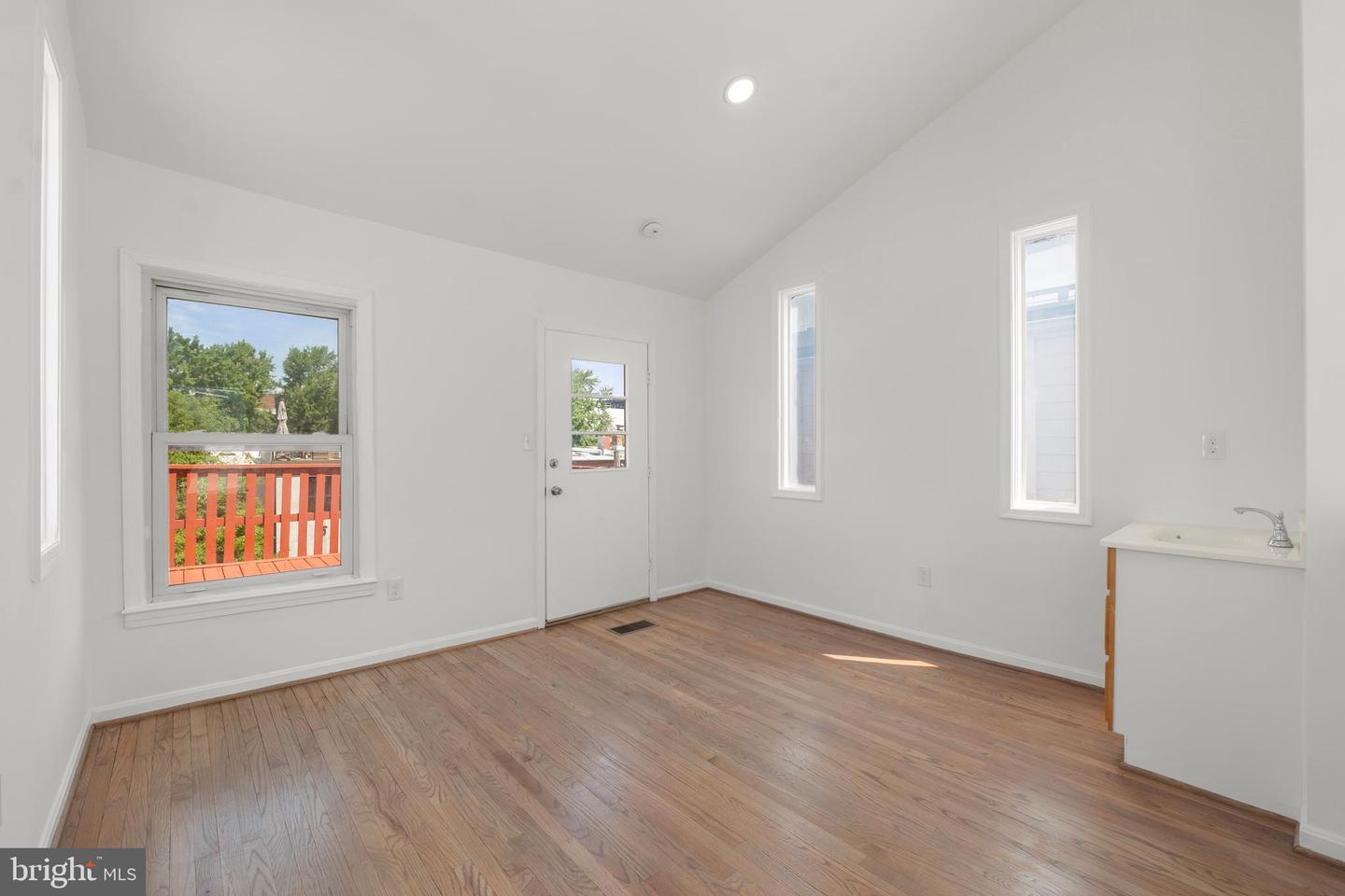 1427 S ST NW, WASHINGTON, District Of Columbia 20009, 4 Bedrooms Bedrooms, ,3 BathroomsBathrooms,Residential,For sale,1427 S ST NW,DCDC2187168 MLS # DCDC2187168