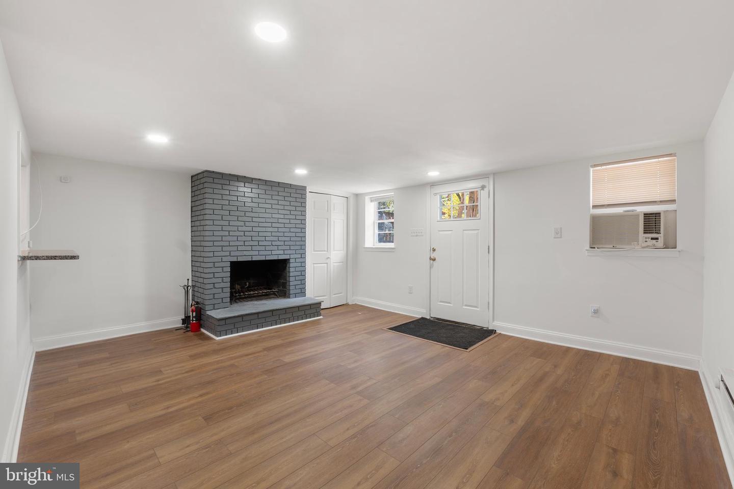 1427 S ST NW, WASHINGTON, District Of Columbia 20009, 4 Bedrooms Bedrooms, ,3 BathroomsBathrooms,Residential,For sale,1427 S ST NW,DCDC2187168 MLS # DCDC2187168