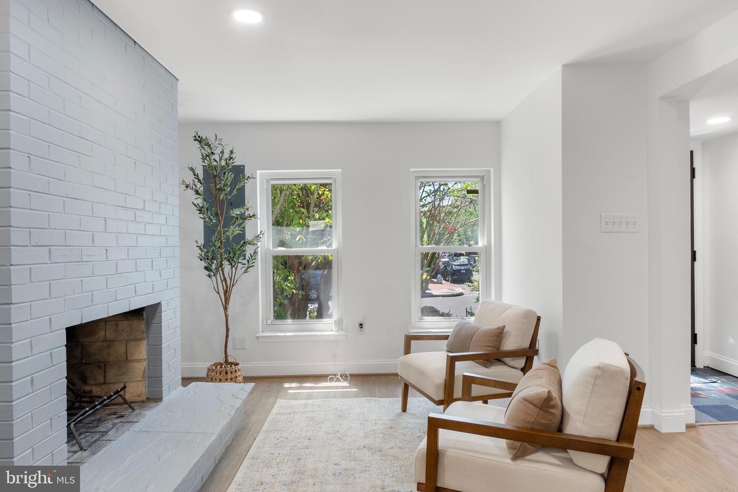 1427 S ST NW, WASHINGTON, District Of Columbia 20009, 4 Bedrooms Bedrooms, ,3 BathroomsBathrooms,Residential,For sale,1427 S ST NW,DCDC2187168 MLS # DCDC2187168