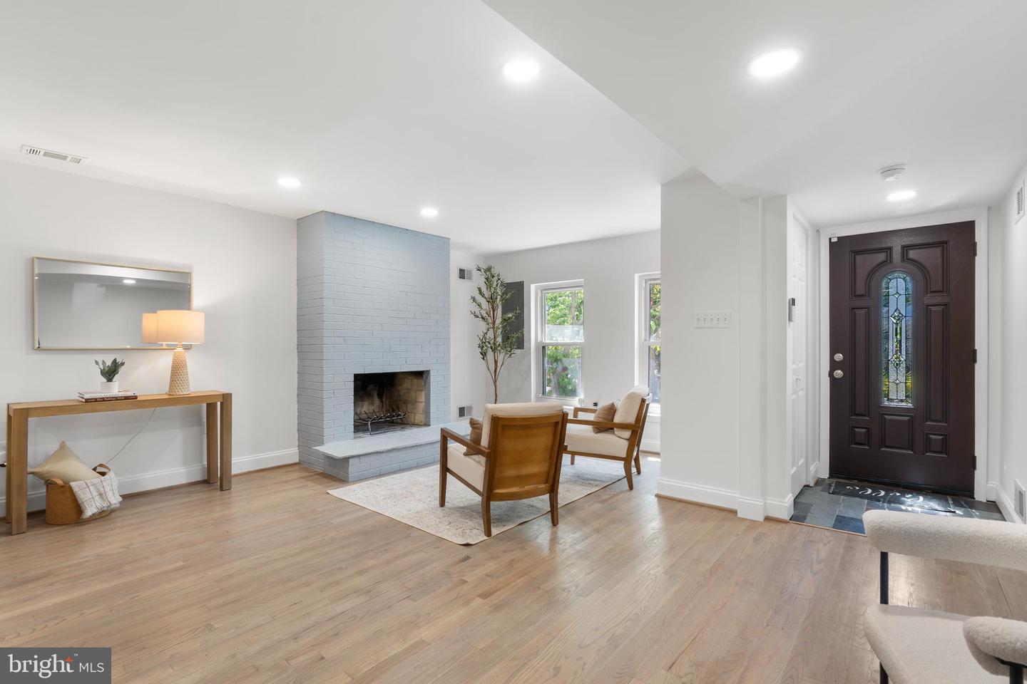 1427 S ST NW, WASHINGTON, District Of Columbia 20009, 4 Bedrooms Bedrooms, ,3 BathroomsBathrooms,Residential,For sale,1427 S ST NW,DCDC2187168 MLS # DCDC2187168