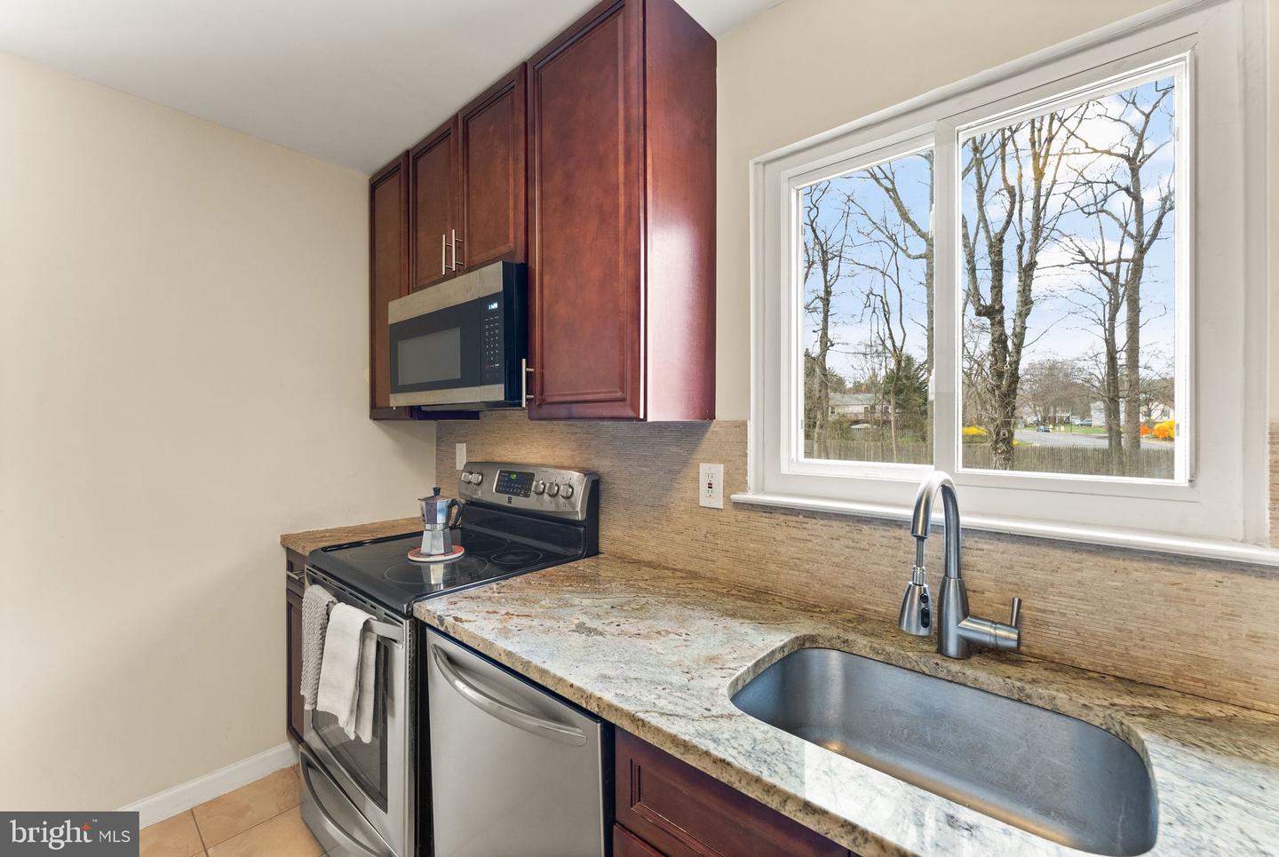 2412 IVYWOOD RD, RESTON, Virginia 20191, 4 Bedrooms Bedrooms, ,2 BathroomsBathrooms,Residential,For sale,2412 IVYWOOD RD,VAFX2224320 MLS # VAFX2224320