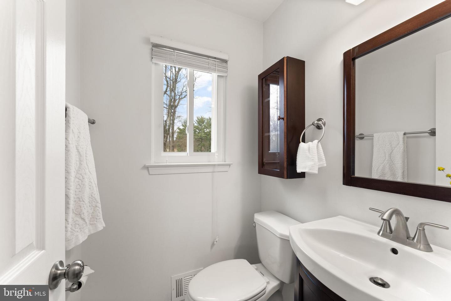 2412 IVYWOOD RD, RESTON, Virginia 20191, 4 Bedrooms Bedrooms, ,2 BathroomsBathrooms,Residential,For sale,2412 IVYWOOD RD,VAFX2224320 MLS # VAFX2224320