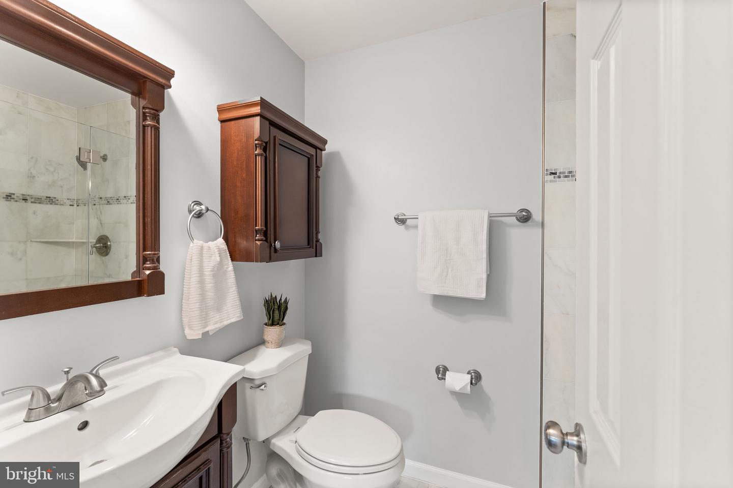 2412 IVYWOOD RD, RESTON, Virginia 20191, 4 Bedrooms Bedrooms, ,2 BathroomsBathrooms,Residential,For sale,2412 IVYWOOD RD,VAFX2224320 MLS # VAFX2224320