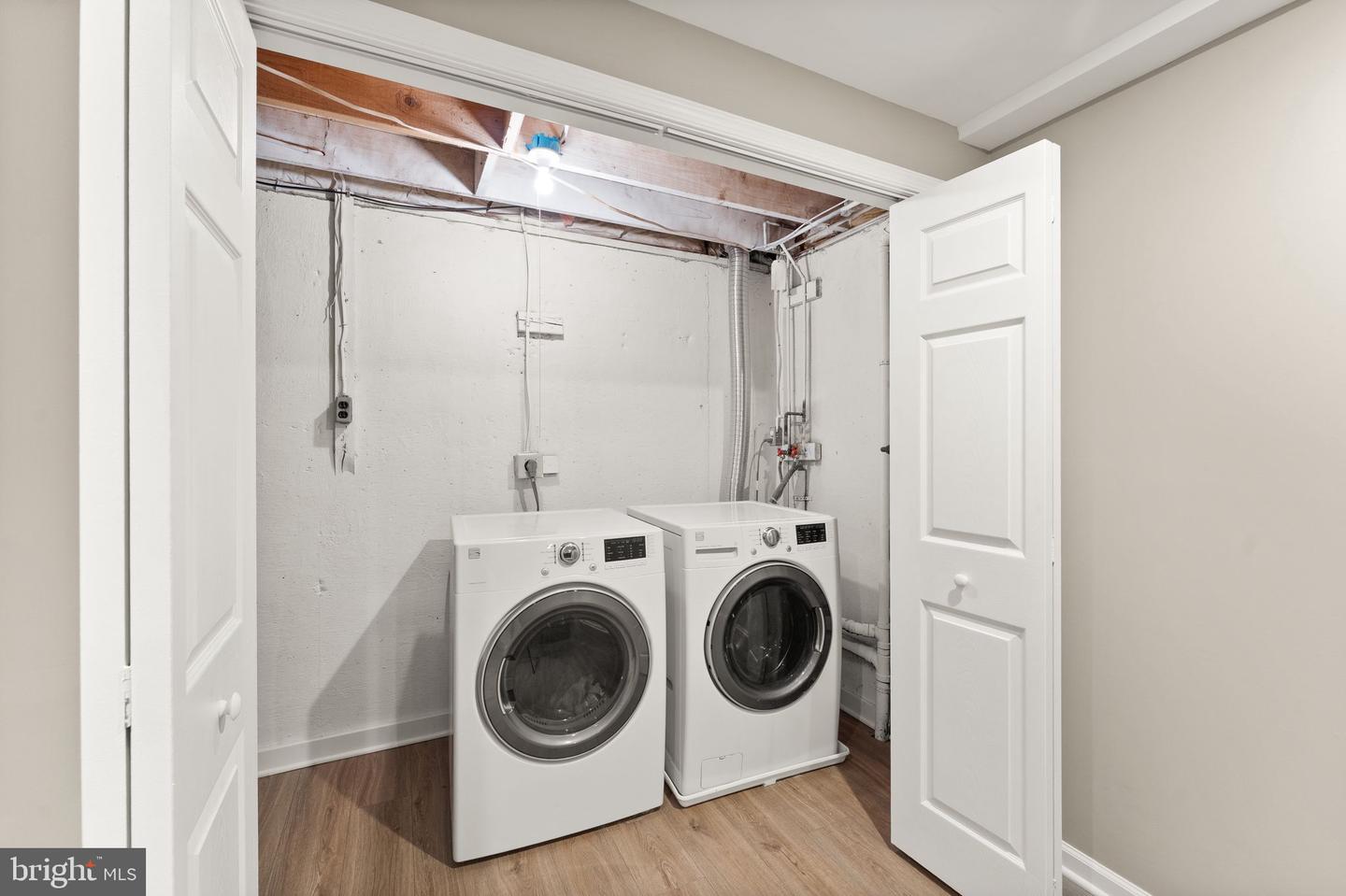 2412 IVYWOOD RD, RESTON, Virginia 20191, 4 Bedrooms Bedrooms, ,2 BathroomsBathrooms,Residential,For sale,2412 IVYWOOD RD,VAFX2224320 MLS # VAFX2224320