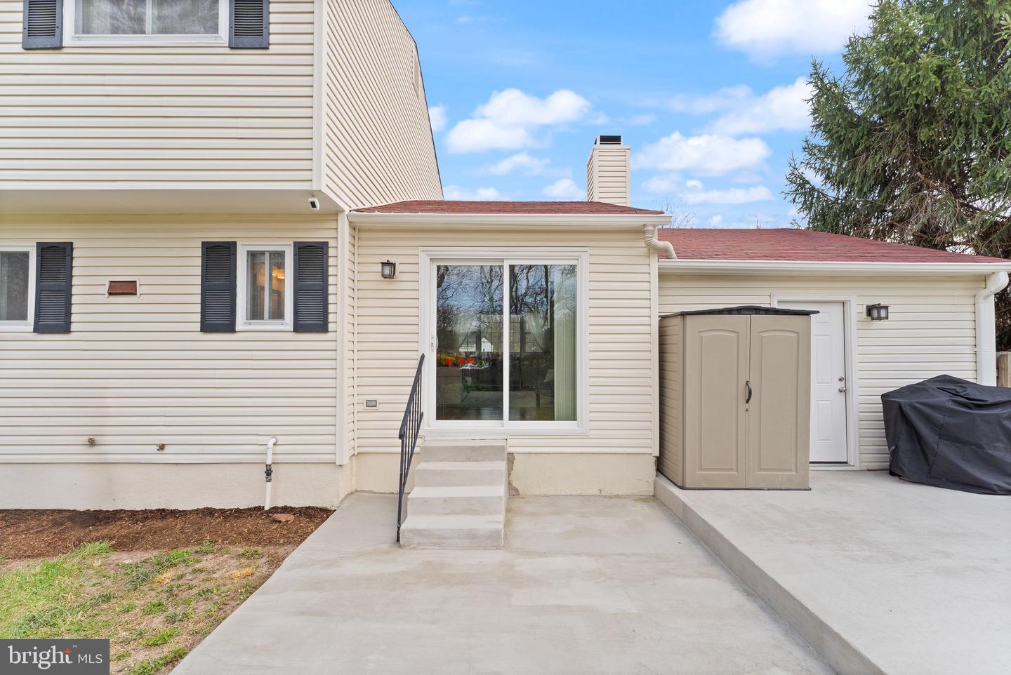 2412 IVYWOOD RD, RESTON, Virginia 20191, 4 Bedrooms Bedrooms, ,2 BathroomsBathrooms,Residential,For sale,2412 IVYWOOD RD,VAFX2224320 MLS # VAFX2224320