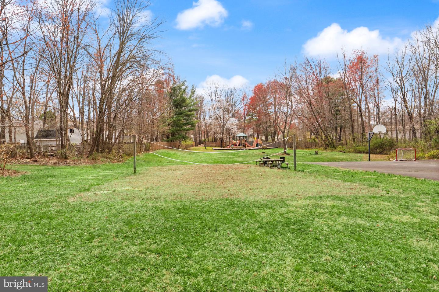 2412 IVYWOOD RD, RESTON, Virginia 20191, 4 Bedrooms Bedrooms, ,2 BathroomsBathrooms,Residential,For sale,2412 IVYWOOD RD,VAFX2224320 MLS # VAFX2224320