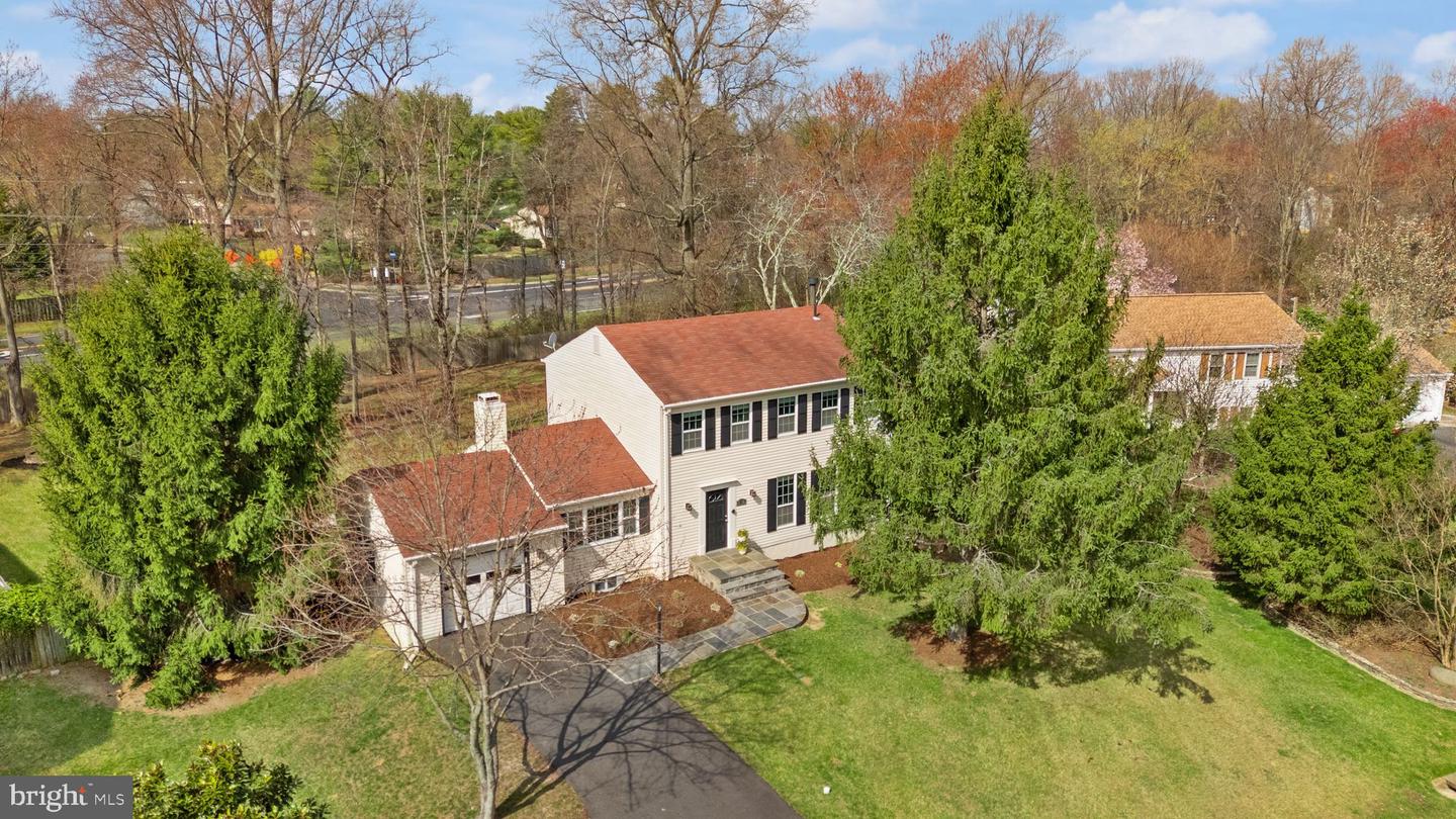 2412 IVYWOOD RD, RESTON, Virginia 20191, 4 Bedrooms Bedrooms, ,2 BathroomsBathrooms,Residential,For sale,2412 IVYWOOD RD,VAFX2224320 MLS # VAFX2224320