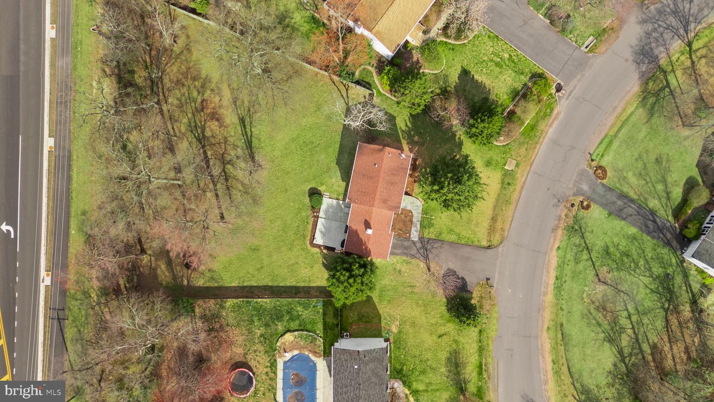 2412 IVYWOOD RD, RESTON, Virginia 20191, 4 Bedrooms Bedrooms, ,2 BathroomsBathrooms,Residential,For sale,2412 IVYWOOD RD,VAFX2224320 MLS # VAFX2224320