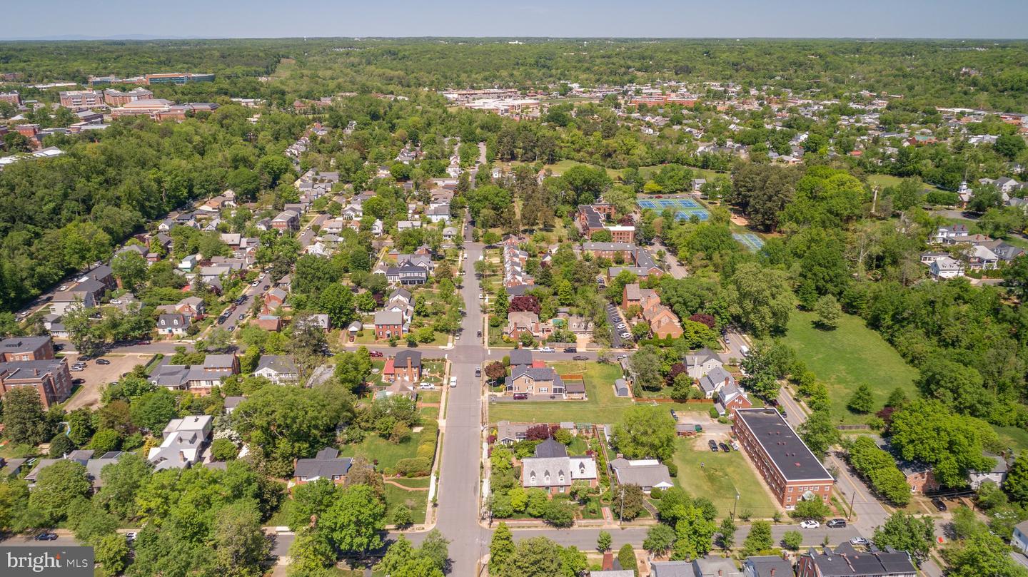 809 CORNELL ST, FREDERICKSBURG, Virginia 22401, 5 Bedrooms Bedrooms, ,5 BathroomsBathrooms,Residential,For sale,809 CORNELL ST,VAFB2007688 MLS # VAFB2007688