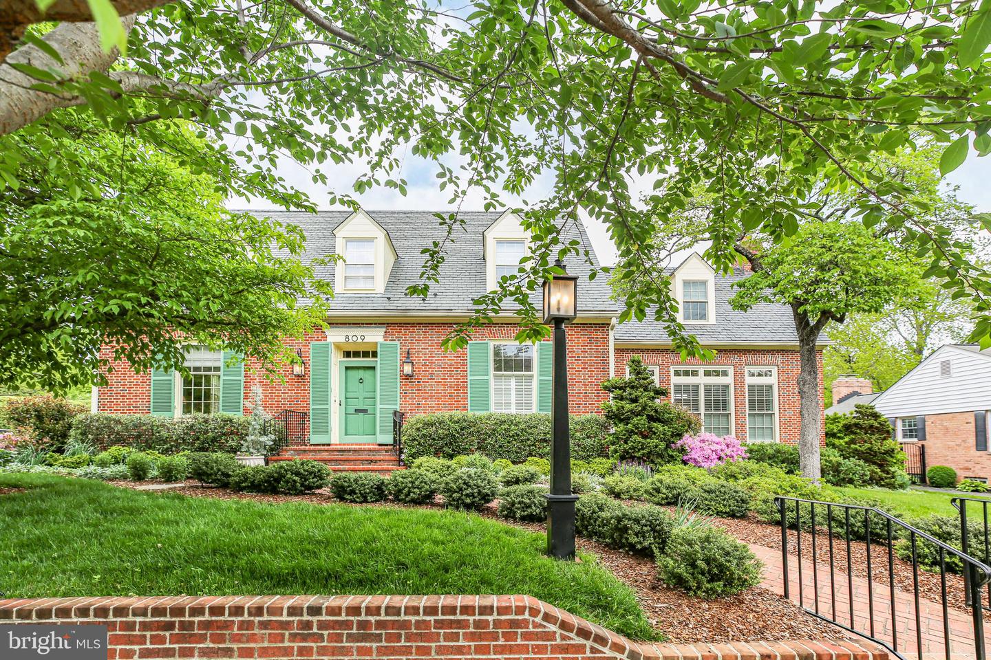 809 CORNELL ST, FREDERICKSBURG, Virginia 22401, 5 Bedrooms Bedrooms, ,5 BathroomsBathrooms,Residential,For sale,809 CORNELL ST,VAFB2007688 MLS # VAFB2007688