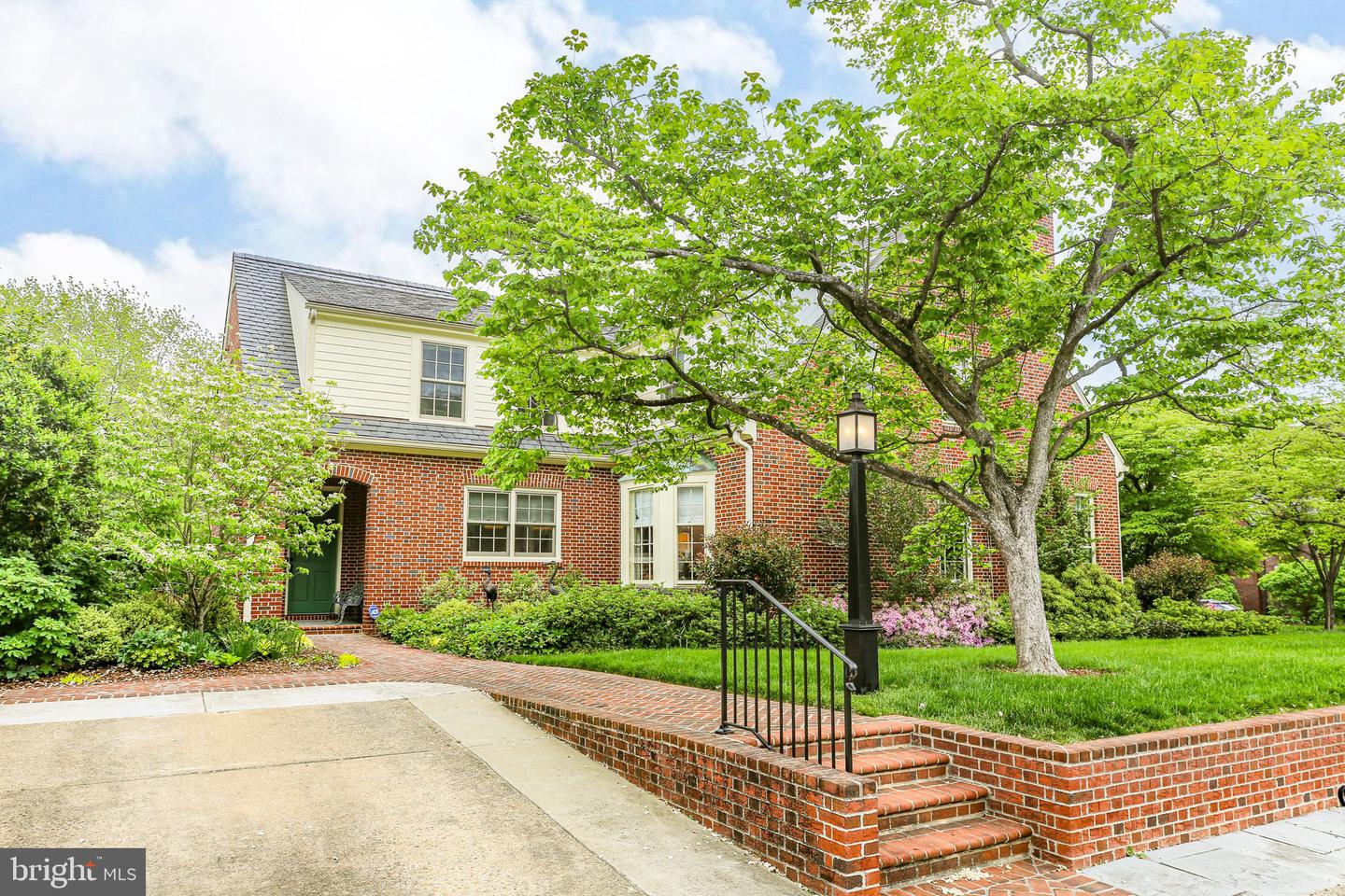 809 CORNELL ST, FREDERICKSBURG, Virginia 22401, 5 Bedrooms Bedrooms, ,5 BathroomsBathrooms,Residential,For sale,809 CORNELL ST,VAFB2007688 MLS # VAFB2007688
