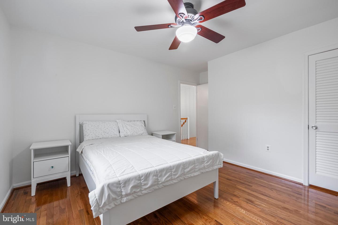 916 MOOREFIELD CREEK RD SW, VIENNA, Virginia 22180, 3 Bedrooms Bedrooms, ,3 BathroomsBathrooms,Residential,For sale,916 MOOREFIELD CREEK RD SW,VAFX2224936 MLS # VAFX2224936