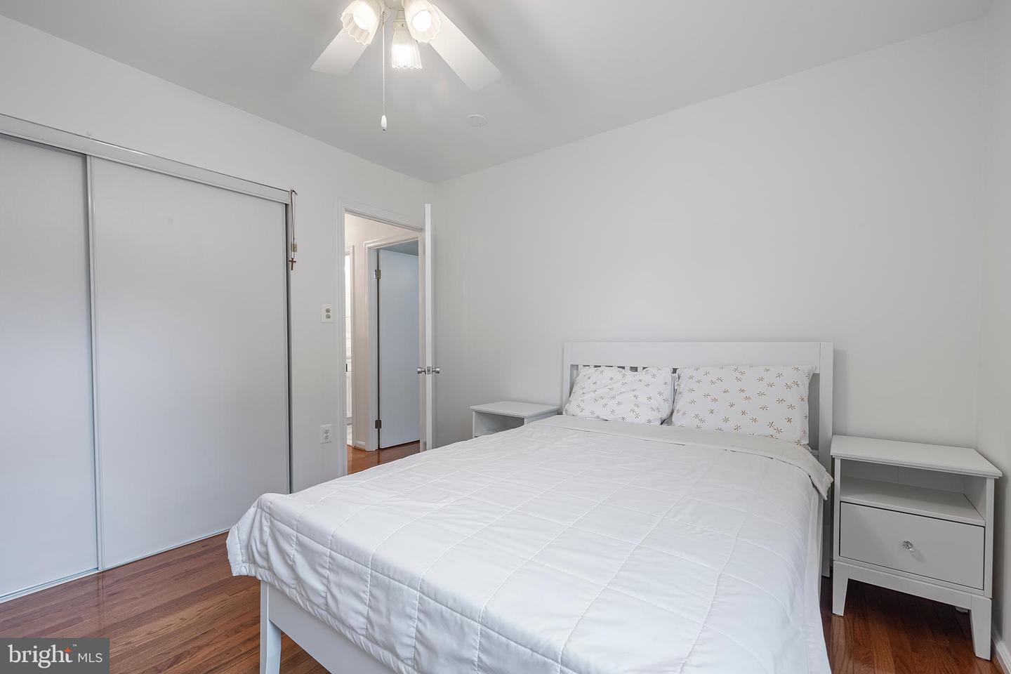 916 MOOREFIELD CREEK RD SW, VIENNA, Virginia 22180, 3 Bedrooms Bedrooms, ,3 BathroomsBathrooms,Residential,For sale,916 MOOREFIELD CREEK RD SW,VAFX2224936 MLS # VAFX2224936