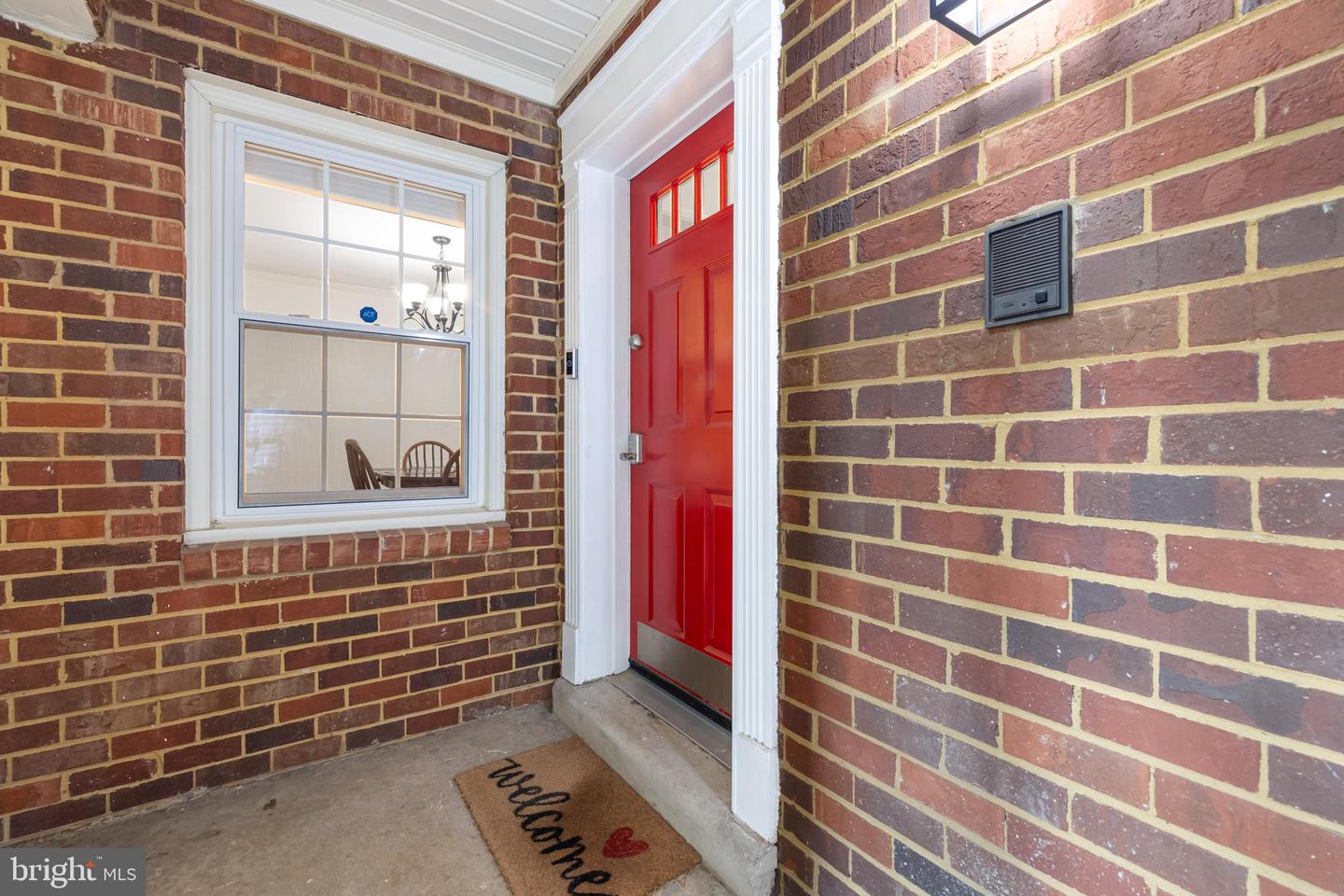 916 MOOREFIELD CREEK RD SW, VIENNA, Virginia 22180, 3 Bedrooms Bedrooms, ,3 BathroomsBathrooms,Residential,For sale,916 MOOREFIELD CREEK RD SW,VAFX2224936 MLS # VAFX2224936