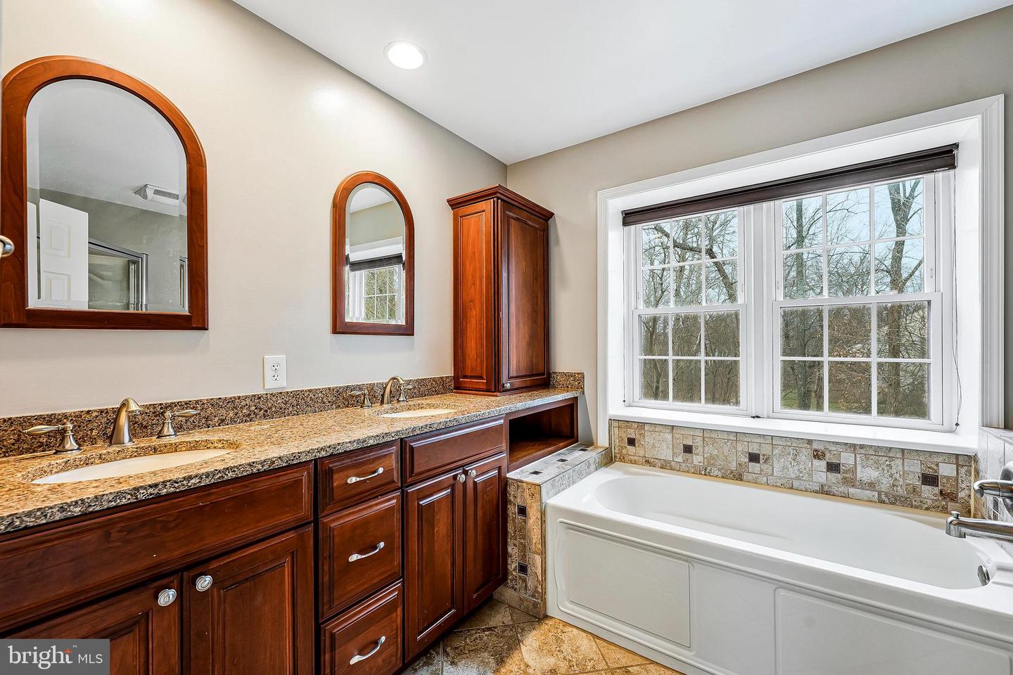 13435 BLACK GUM CT, CHANTILLY, Virginia 20151, 6 Bedrooms Bedrooms, ,3 BathroomsBathrooms,Residential,For sale,13435 BLACK GUM CT,VAFX2225322 MLS # VAFX2225322