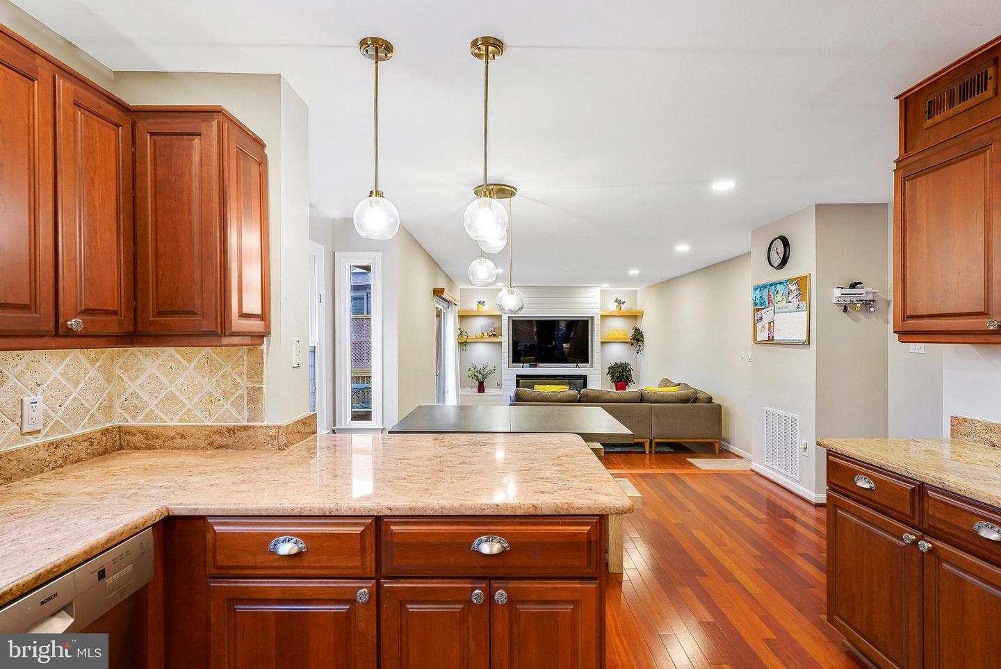 13435 BLACK GUM CT, CHANTILLY, Virginia 20151, 6 Bedrooms Bedrooms, ,3 BathroomsBathrooms,Residential,For sale,13435 BLACK GUM CT,VAFX2225322 MLS # VAFX2225322