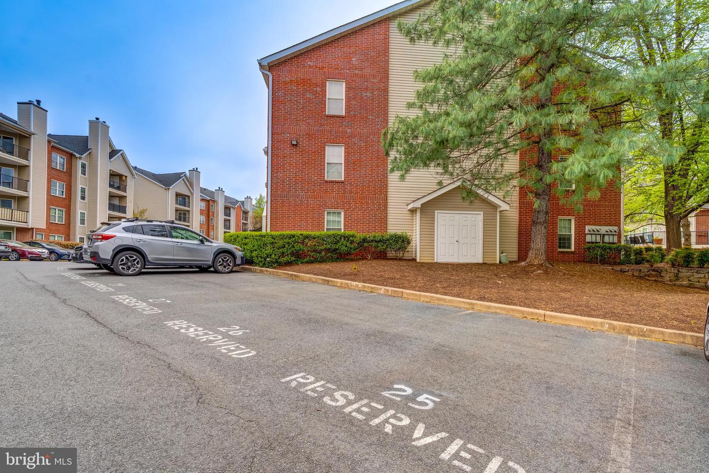 3310 WYNDHAM CIR #111, ALEXANDRIA, Virginia 22302, 1 Bedroom Bedrooms, ,1 BathroomBathrooms,Residential,For sale,3310 WYNDHAM CIR #111,VAAX2042414 MLS # VAAX2042414
