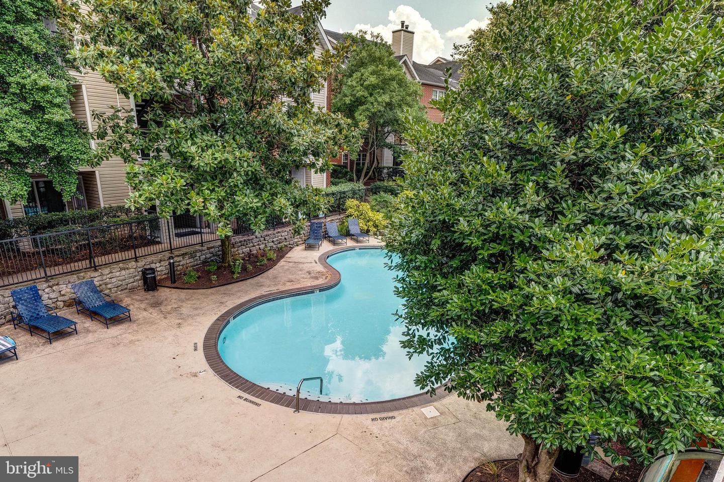 3310 WYNDHAM CIR #111, ALEXANDRIA, Virginia 22302, 1 Bedroom Bedrooms, ,1 BathroomBathrooms,Residential,For sale,3310 WYNDHAM CIR #111,VAAX2042414 MLS # VAAX2042414
