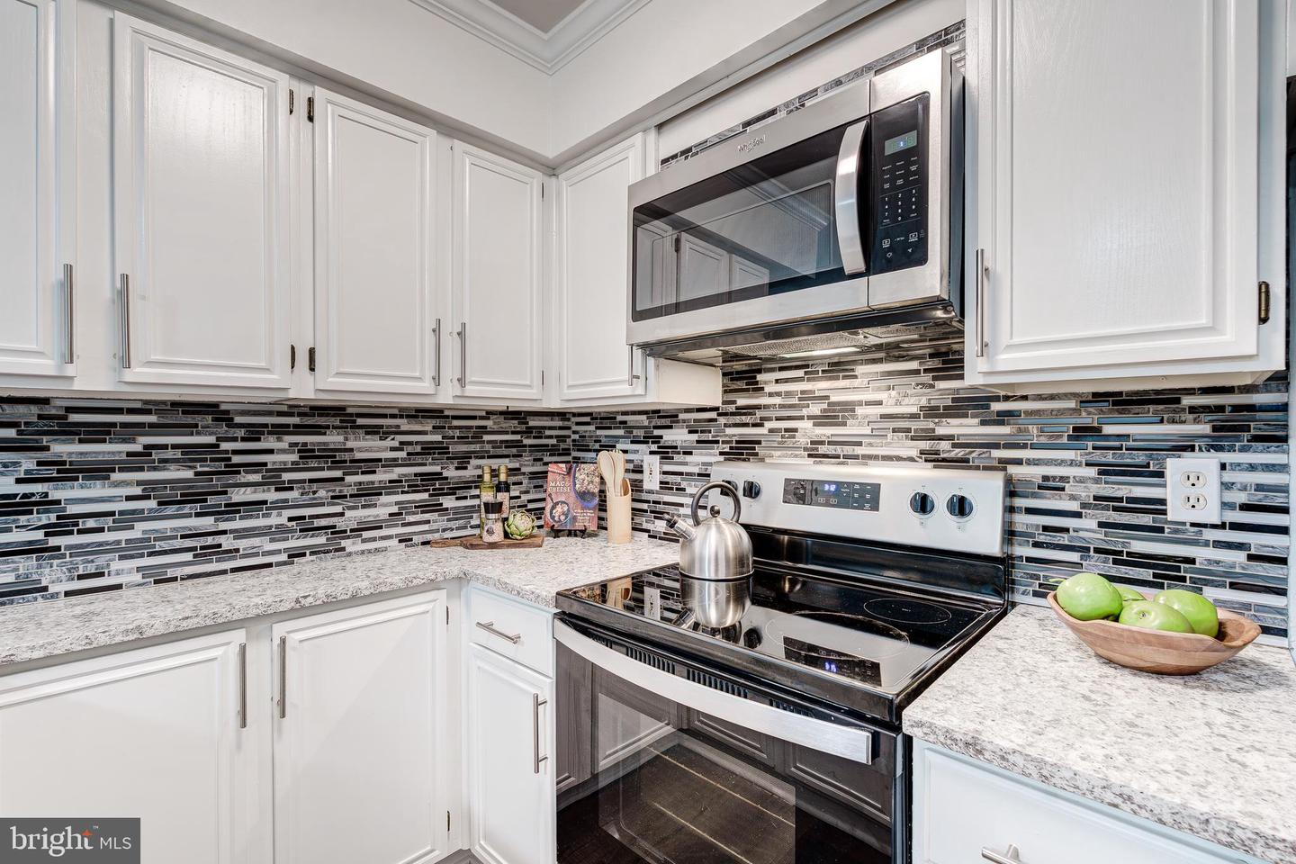 3310 WYNDHAM CIR #111, ALEXANDRIA, Virginia 22302, 1 Bedroom Bedrooms, ,1 BathroomBathrooms,Residential,For sale,3310 WYNDHAM CIR #111,VAAX2042414 MLS # VAAX2042414