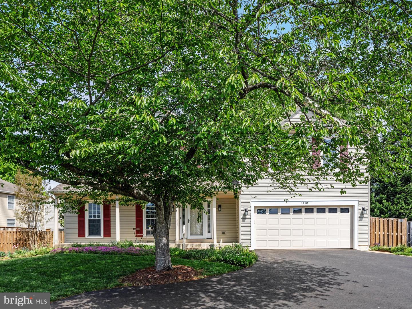 5410 STAPLES LN, WOODBRIDGE, Virginia 22193, 5 Bedrooms Bedrooms, ,3 BathroomsBathrooms,Residential,For sale,5410 STAPLES LN,VAPW2089080 MLS # VAPW2089080