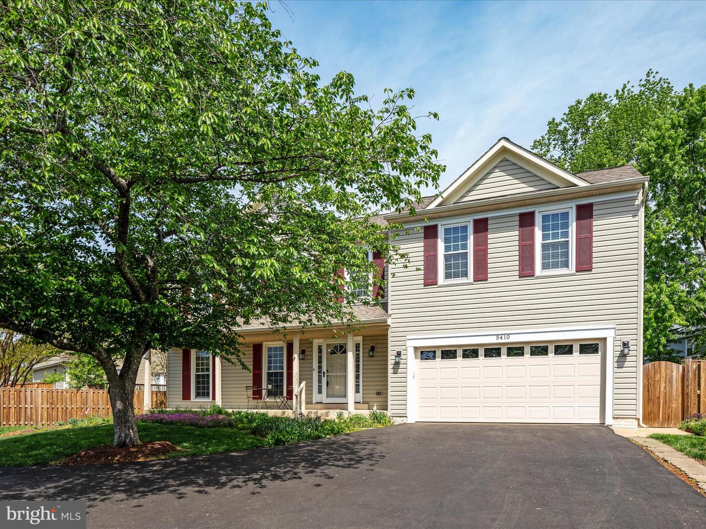 5410 STAPLES LN, WOODBRIDGE, Virginia 22193, 5 Bedrooms Bedrooms, ,3 BathroomsBathrooms,Residential,For sale,5410 STAPLES LN,VAPW2089080 MLS # VAPW2089080