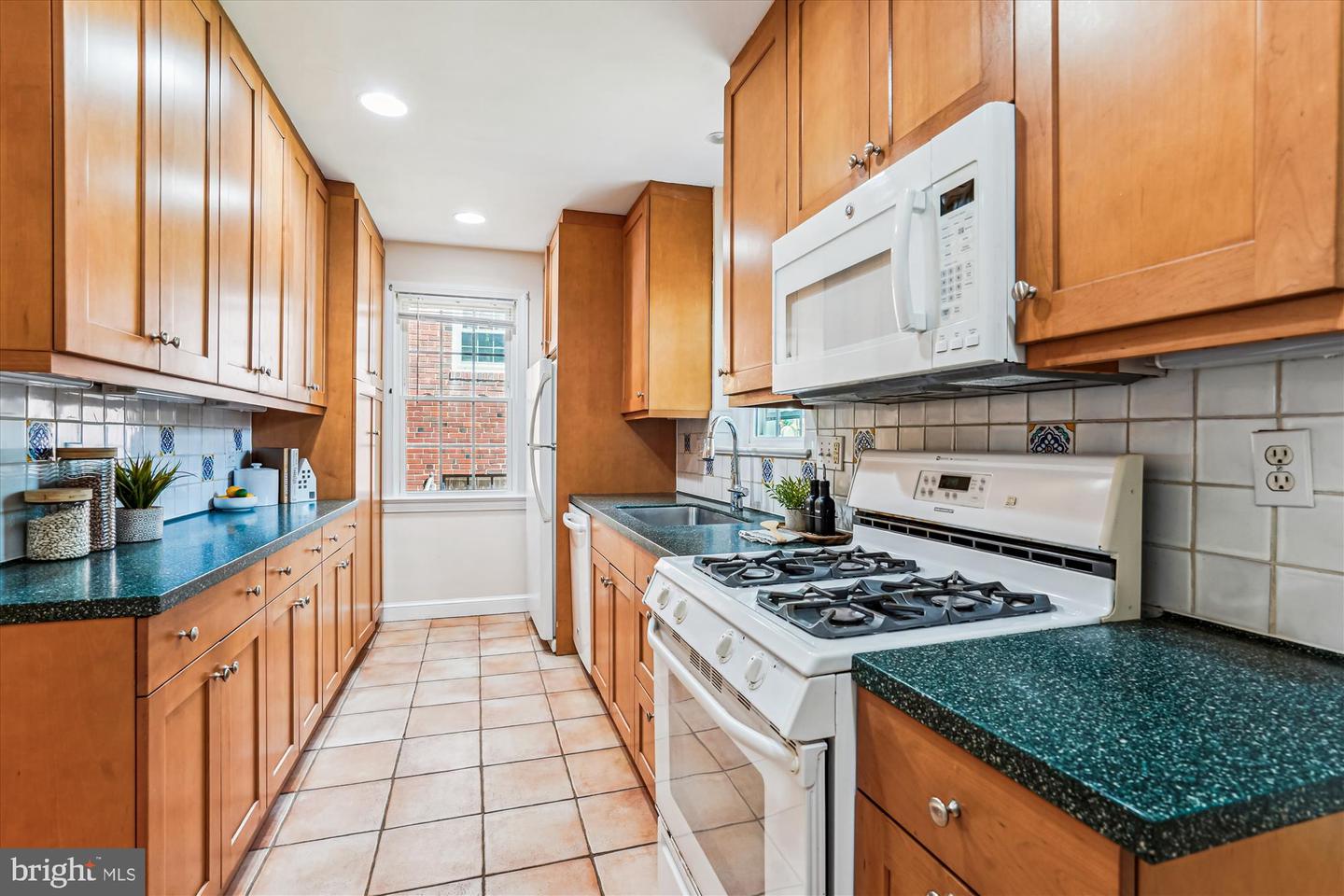 6024 16TH ST N, ARLINGTON, Virginia 22205, 4 Bedrooms Bedrooms, ,1 BathroomBathrooms,Residential,For sale,6024 16TH ST N,VAAR2054202 MLS # VAAR2054202