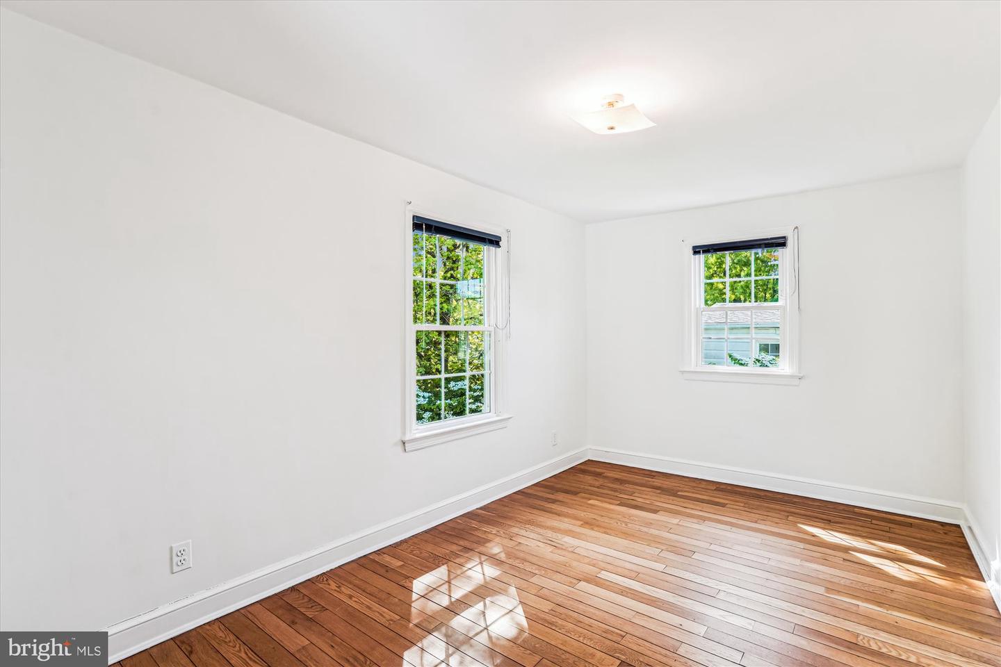 6024 16TH ST N, ARLINGTON, Virginia 22205, 4 Bedrooms Bedrooms, ,1 BathroomBathrooms,Residential,For sale,6024 16TH ST N,VAAR2054202 MLS # VAAR2054202
