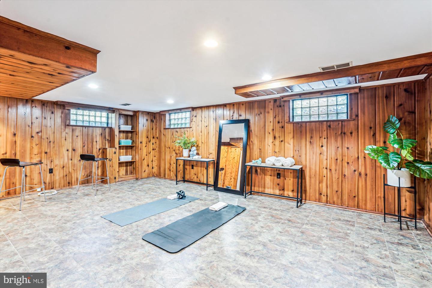 6024 16TH ST N, ARLINGTON, Virginia 22205, 4 Bedrooms Bedrooms, ,1 BathroomBathrooms,Residential,For sale,6024 16TH ST N,VAAR2054202 MLS # VAAR2054202