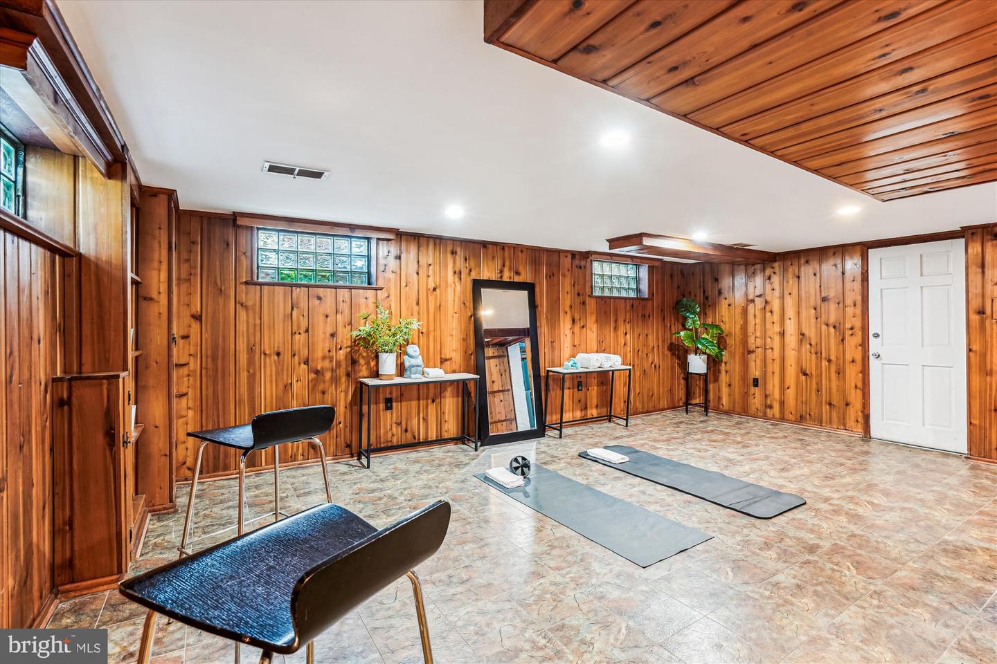 6024 16TH ST N, ARLINGTON, Virginia 22205, 4 Bedrooms Bedrooms, ,1 BathroomBathrooms,Residential,For sale,6024 16TH ST N,VAAR2054202 MLS # VAAR2054202