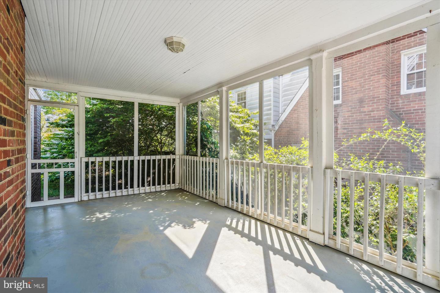 6024 16TH ST N, ARLINGTON, Virginia 22205, 4 Bedrooms Bedrooms, ,1 BathroomBathrooms,Residential,For sale,6024 16TH ST N,VAAR2054202 MLS # VAAR2054202
