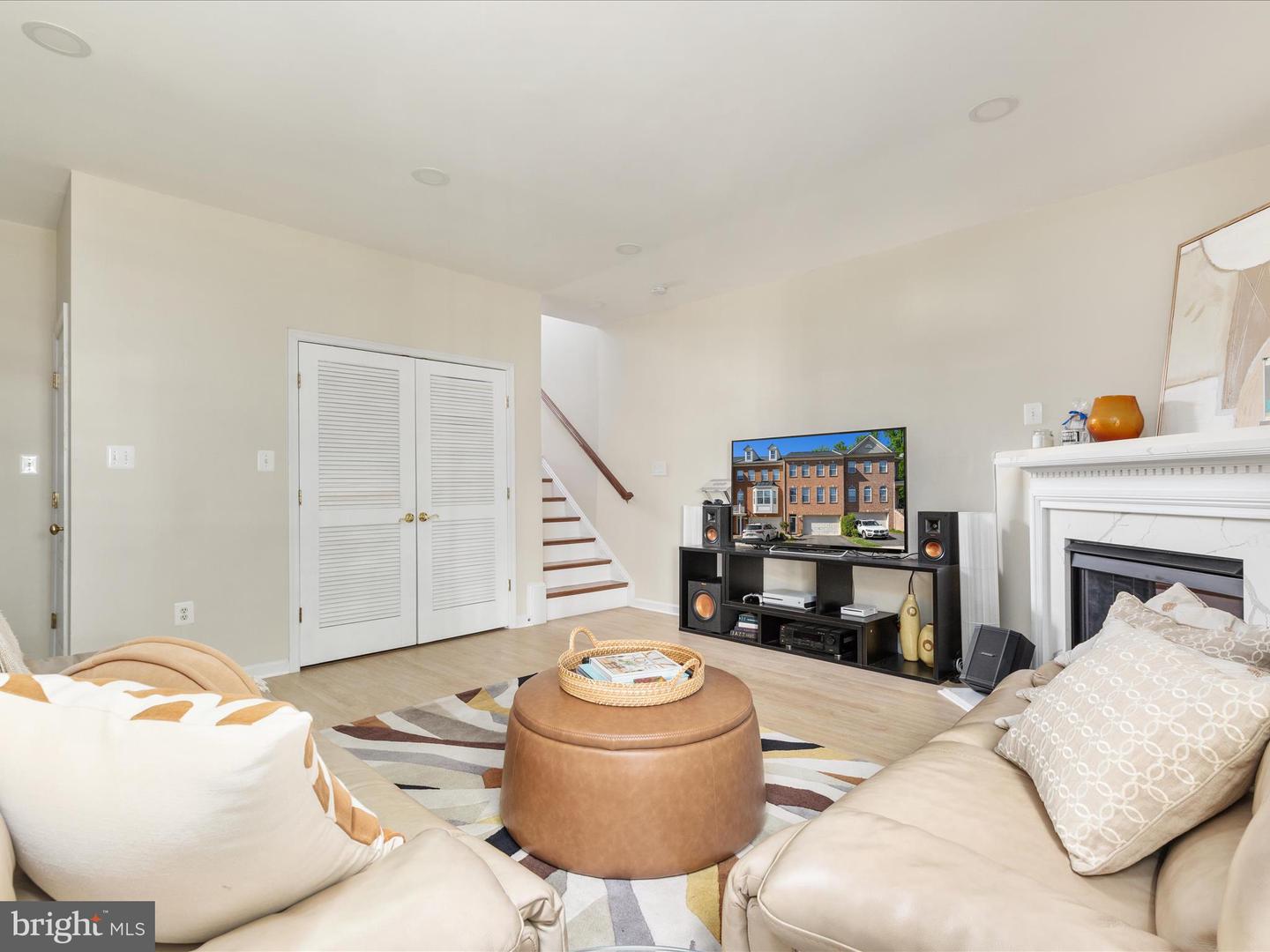 12632 HERON RIDGE DR, FAIRFAX, Virginia 22030, 3 Bedrooms Bedrooms, ,3 BathroomsBathrooms,Residential,For sale,12632 HERON RIDGE DR,VAFX2225900 MLS # VAFX2225900