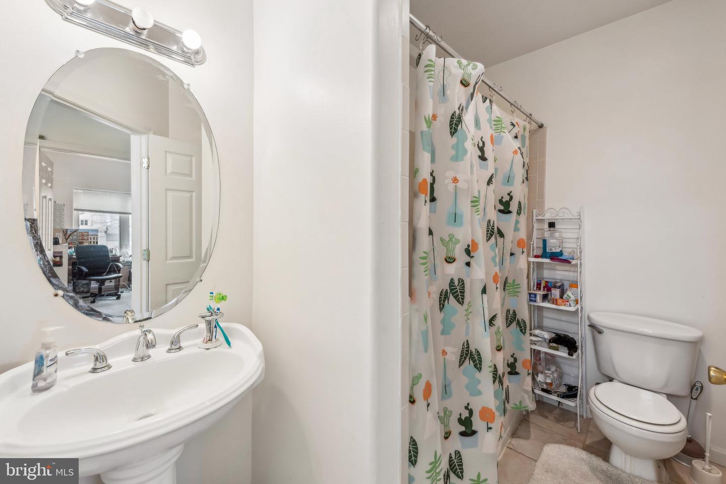 1721 5TH ST NW, WASHINGTON, District Of Columbia 20001, 1 Bedroom Bedrooms, ,1 BathroomBathrooms,Residential,For sale,1721 5TH ST NW,DCDC2188638 MLS # DCDC2188638