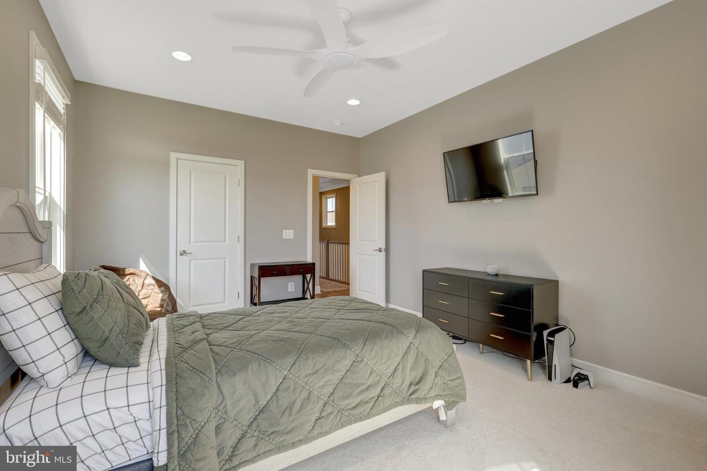 23744 FAIRFIELD KNOLL CT, ALDIE, Virginia 20105, 6 Bedrooms Bedrooms, ,4 BathroomsBathrooms,Residential,For sale,23744 FAIRFIELD KNOLL CT,VALO2090662 MLS # VALO2090662