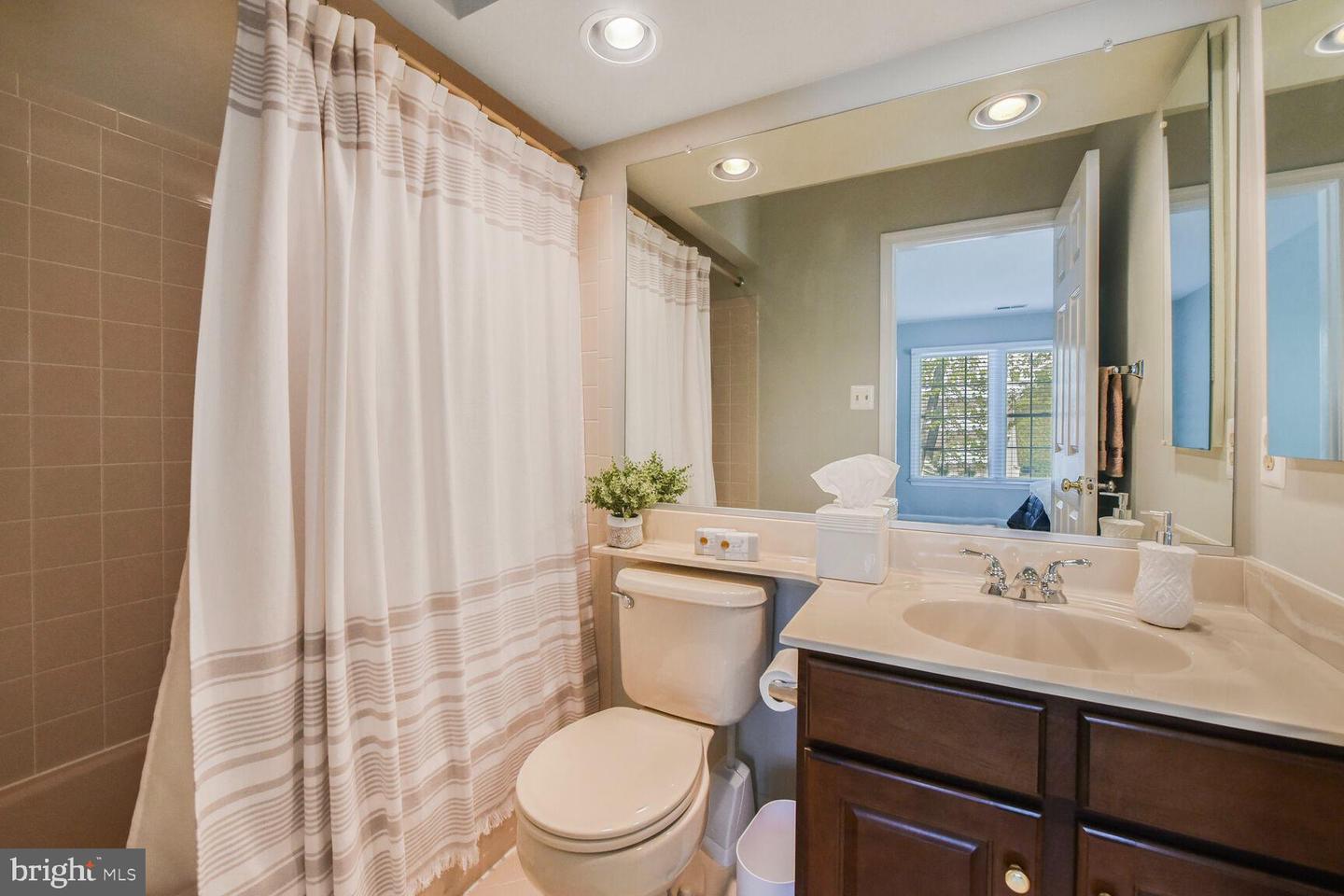 12804 NEW PARKLAND DR, HERNDON, Virginia 20171, 4 Bedrooms Bedrooms, ,4 BathroomsBathrooms,Residential,For sale,12804 NEW PARKLAND DR,VAFX2226390 MLS # VAFX2226390