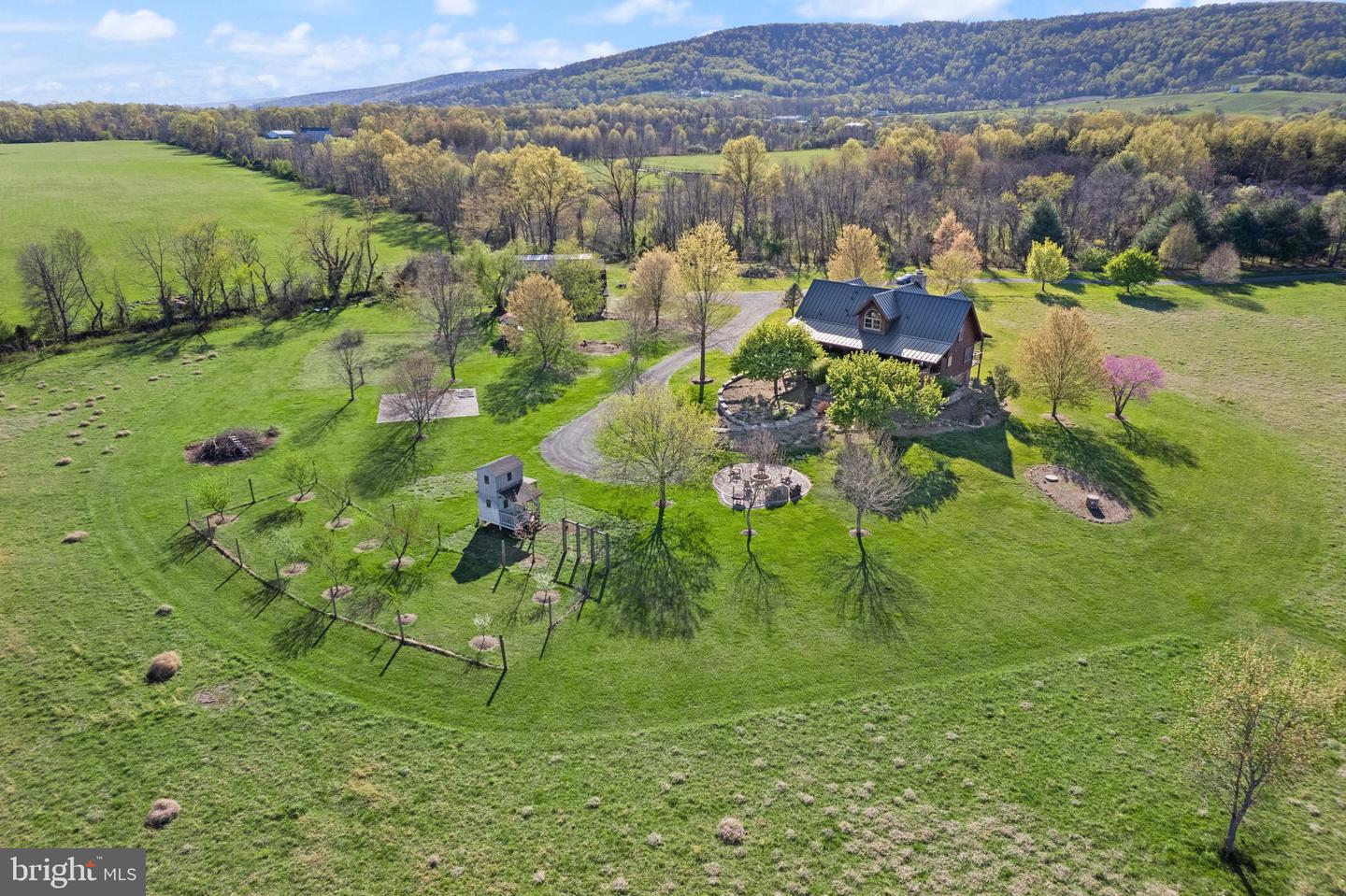 34388 BRIDGESTONE LN, BLUEMONT, Virginia 20135, 4 Bedrooms Bedrooms, ,3 BathroomsBathrooms,Residential,For sale,34388 BRIDGESTONE LN,VALO2090796 MLS # VALO2090796