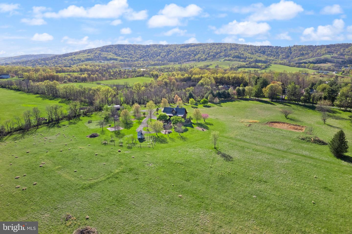 34388 BRIDGESTONE LN, BLUEMONT, Virginia 20135, 4 Bedrooms Bedrooms, ,3 BathroomsBathrooms,Residential,For sale,34388 BRIDGESTONE LN,VALO2090796 MLS # VALO2090796