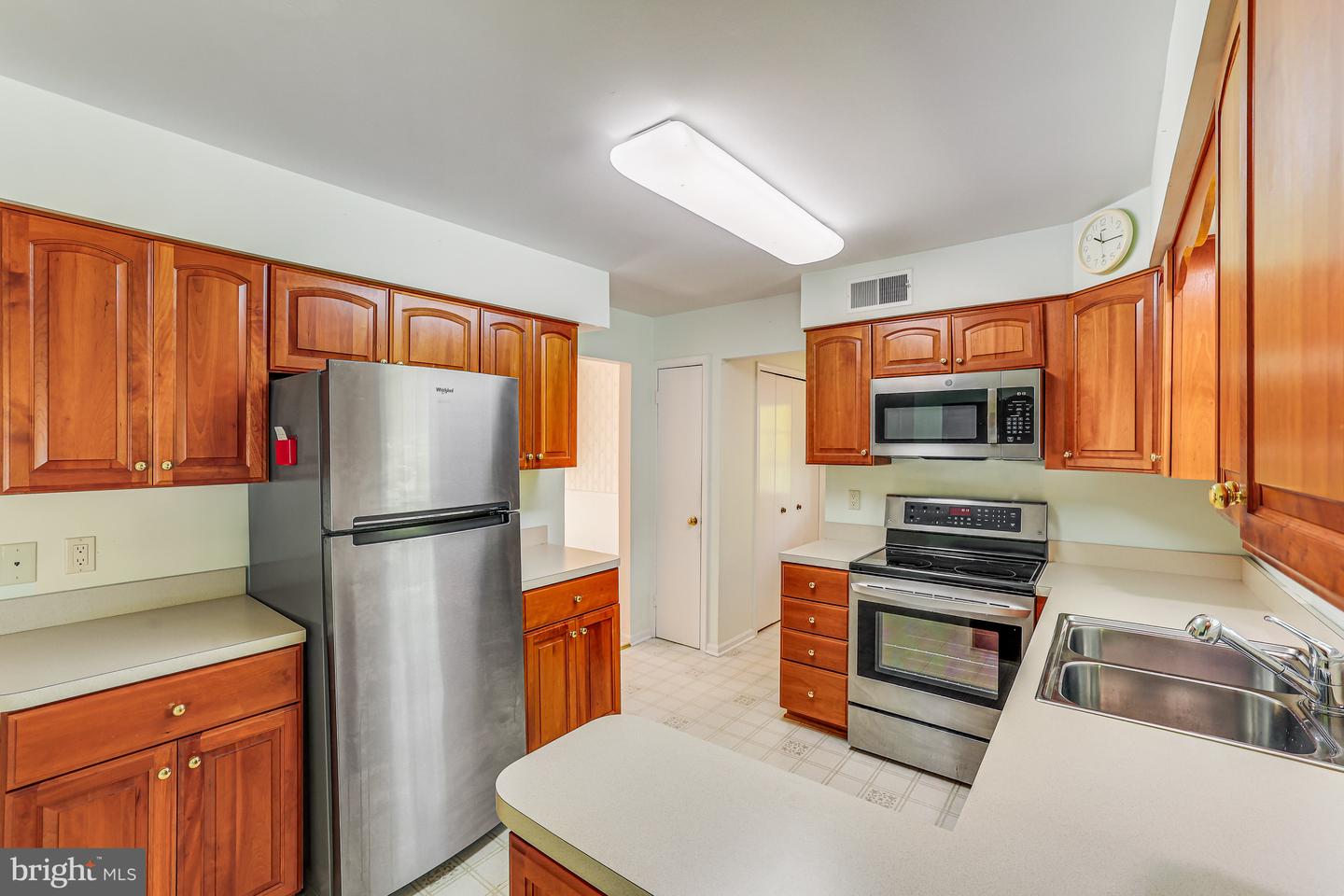 4322 WAKEFIELD DR, ANNANDALE, Virginia 22003, 4 Bedrooms Bedrooms, ,2 BathroomsBathrooms,Residential,For sale,4322 WAKEFIELD DR,VAFX2226668 MLS # VAFX2226668