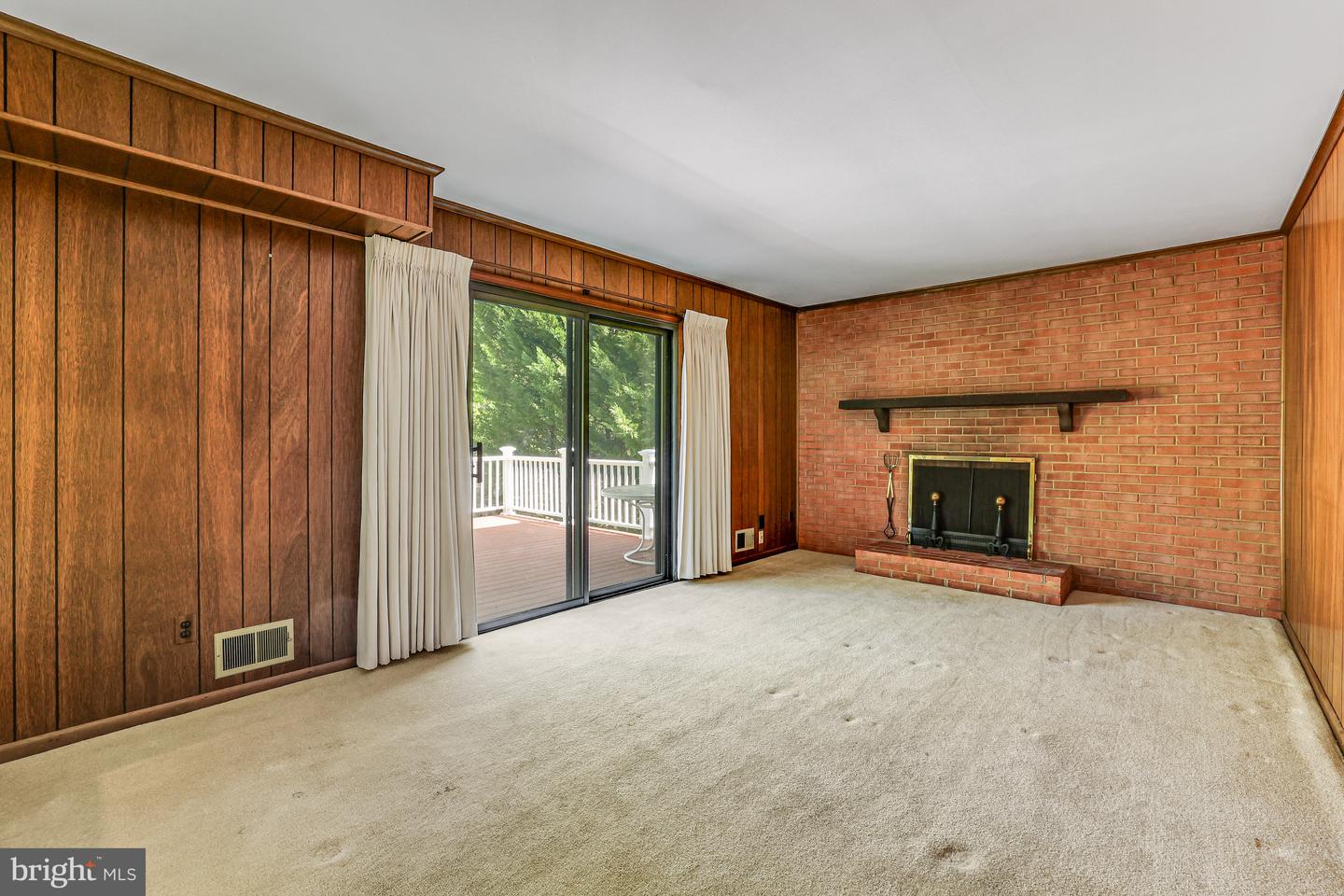 4322 WAKEFIELD DR, ANNANDALE, Virginia 22003, 4 Bedrooms Bedrooms, ,2 BathroomsBathrooms,Residential,For sale,4322 WAKEFIELD DR,VAFX2226668 MLS # VAFX2226668
