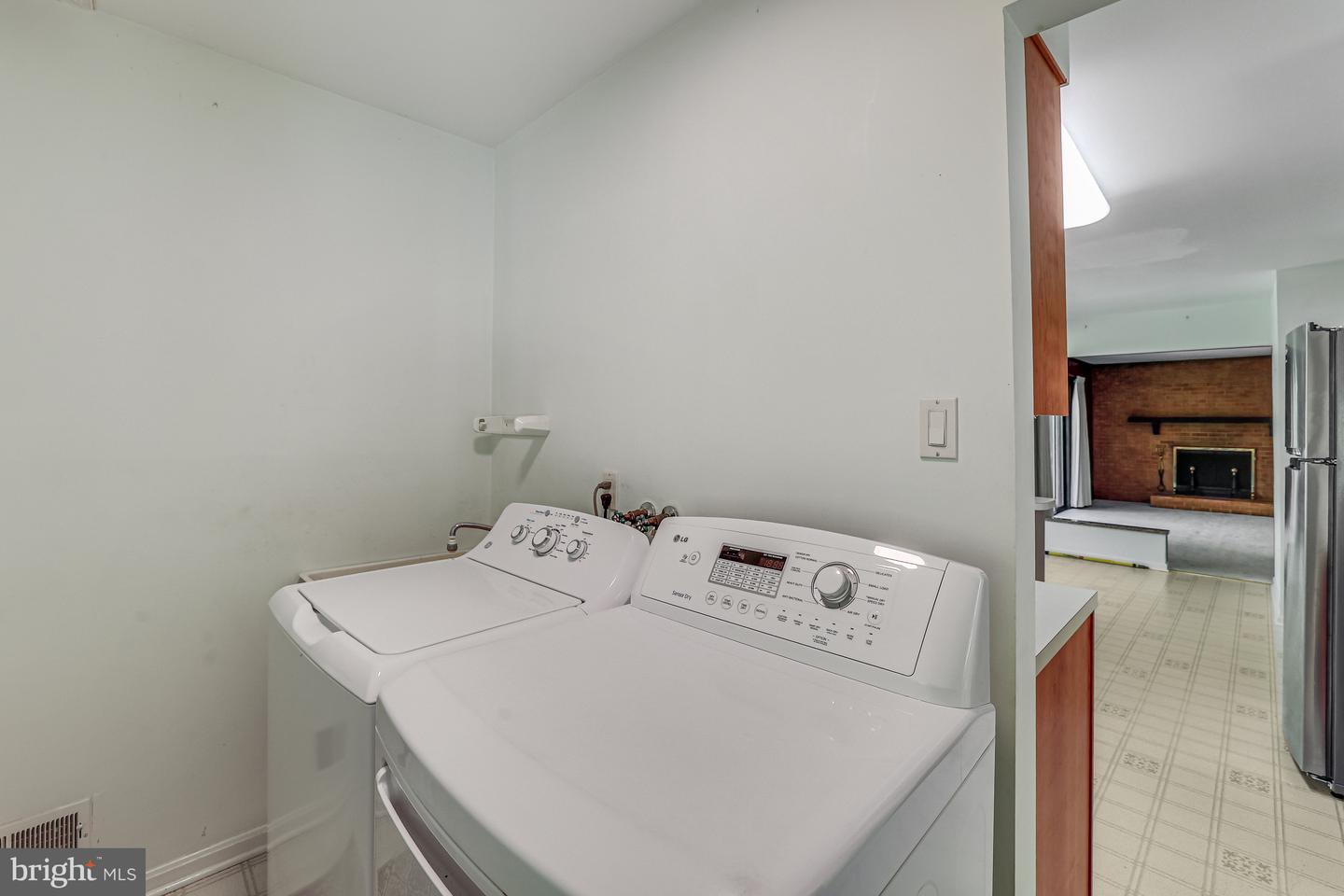 4322 WAKEFIELD DR, ANNANDALE, Virginia 22003, 4 Bedrooms Bedrooms, ,2 BathroomsBathrooms,Residential,For sale,4322 WAKEFIELD DR,VAFX2226668 MLS # VAFX2226668