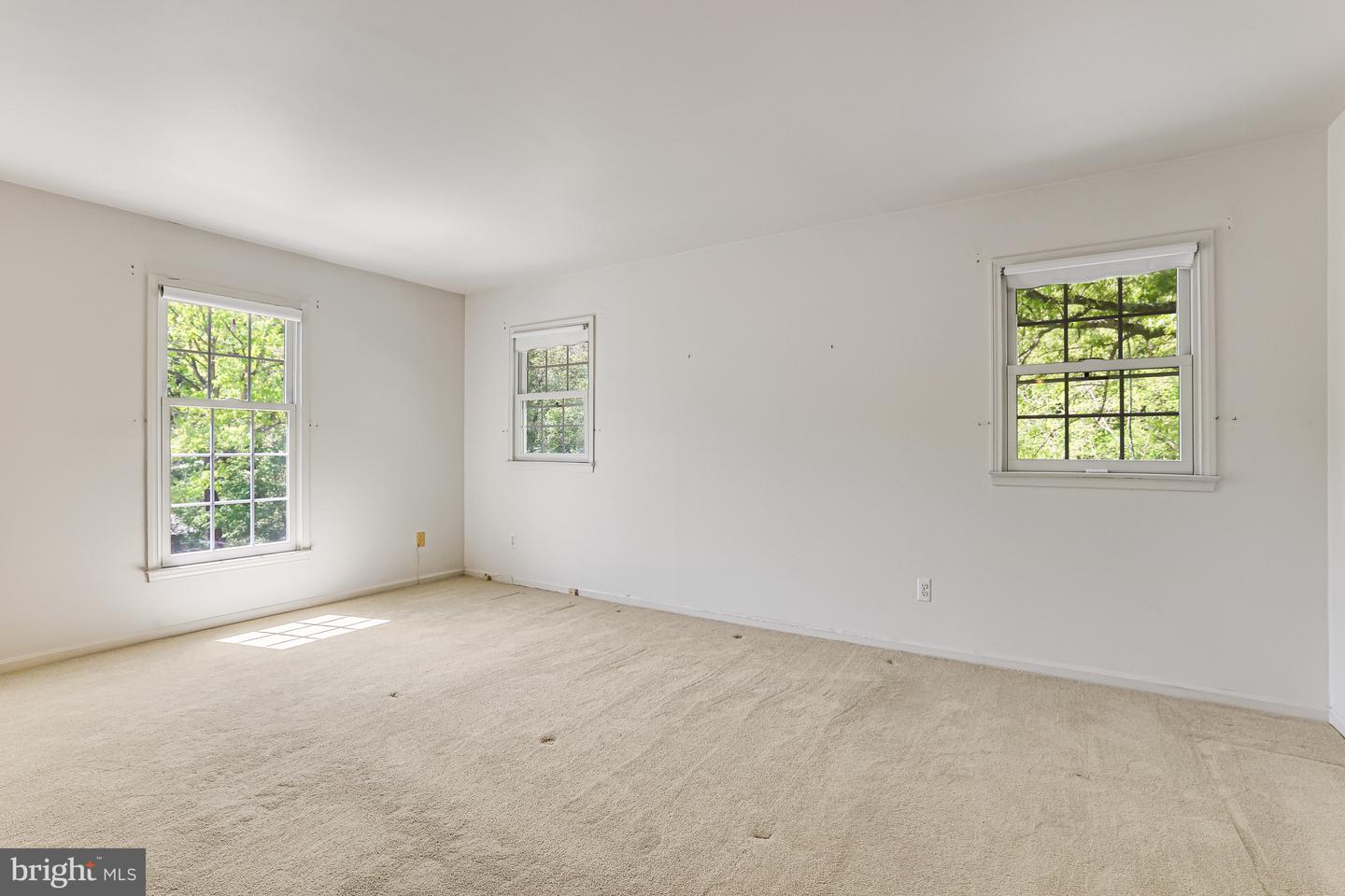 4322 WAKEFIELD DR, ANNANDALE, Virginia 22003, 4 Bedrooms Bedrooms, ,2 BathroomsBathrooms,Residential,For sale,4322 WAKEFIELD DR,VAFX2226668 MLS # VAFX2226668